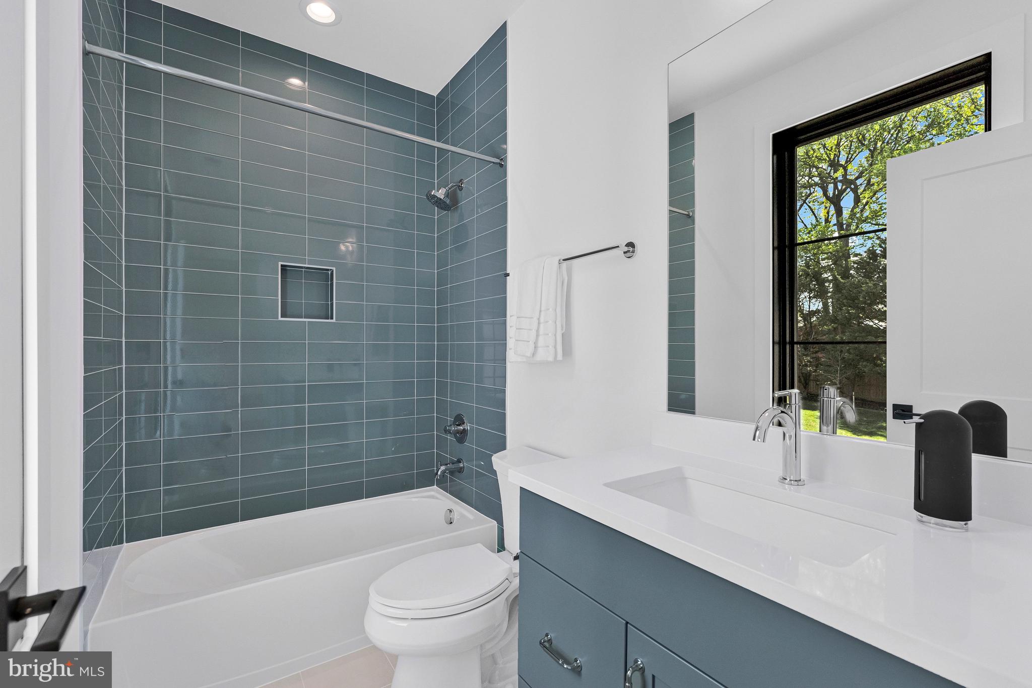 INGLESIDE - Residential