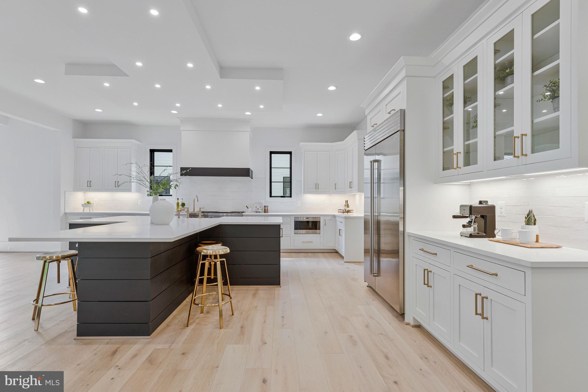 INGLESIDE - Residential