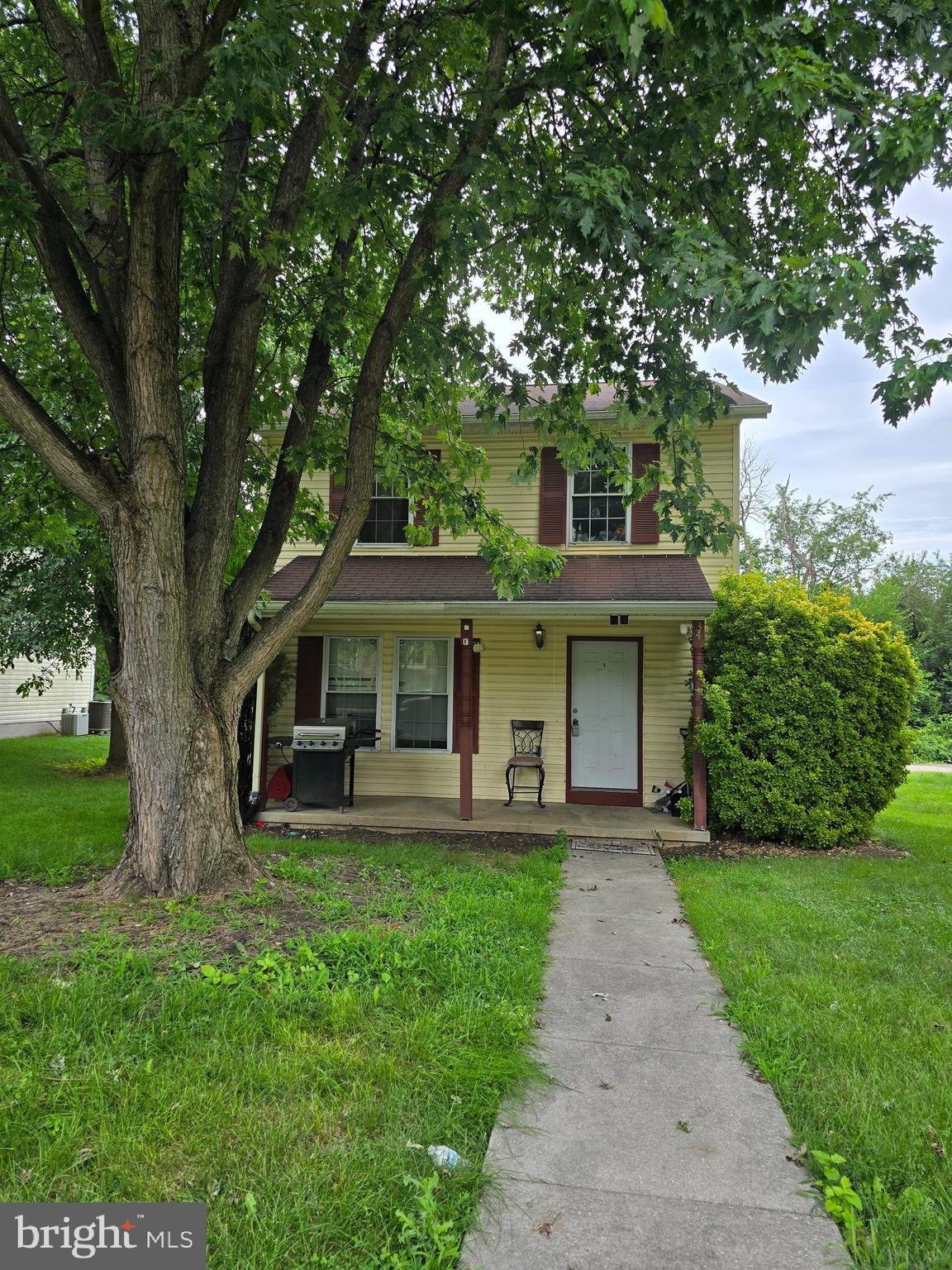 Investor Alert or Owner-Occupant Opportunity in Hagerstown's Desirable North End! This spacious two-unit property offers a fantastic chance to generate immediate income with a reliable long-term tenants already in place. Enjoy the benefits of a well-located property with significant square footage in a sought-after neighborhood. Don't miss this versatile investment!