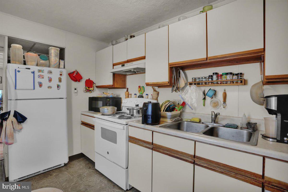 838 N 12TH STREET
