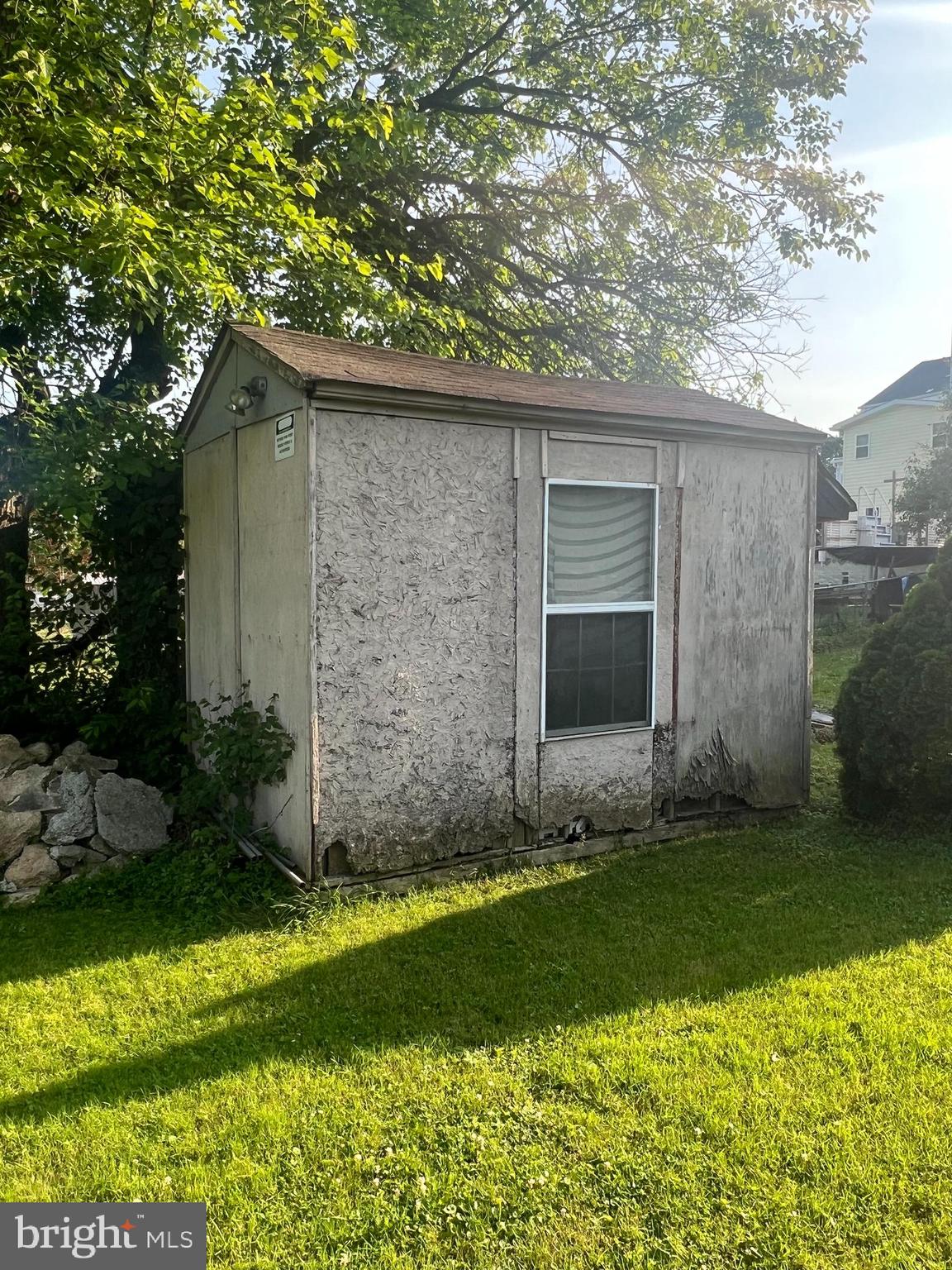 WEST LANSDOWNE - Residential