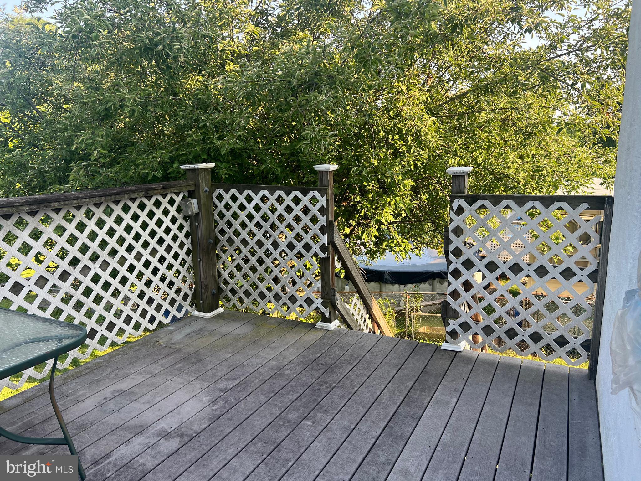 WEST LANSDOWNE - Residential