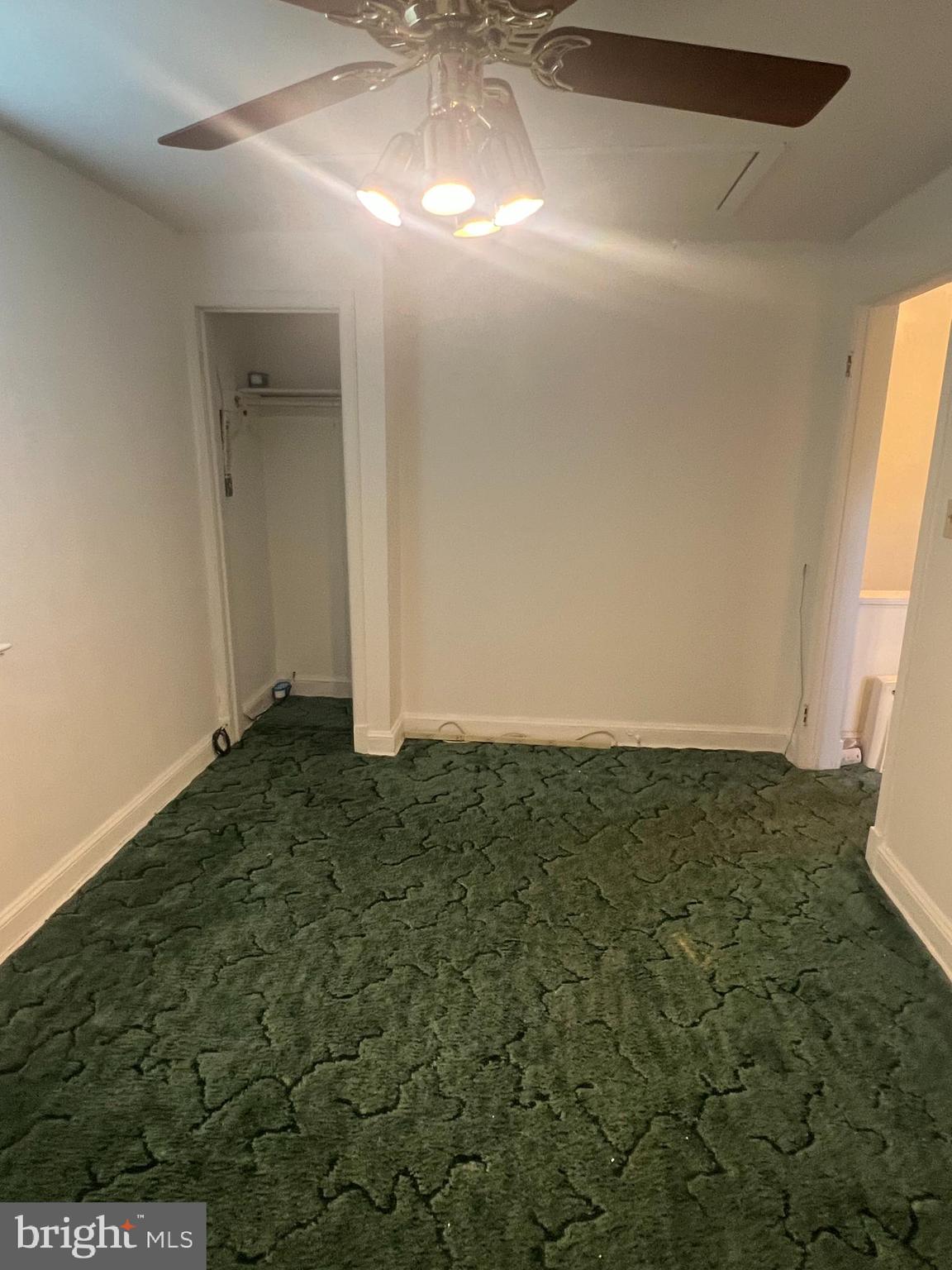 WEST LANSDOWNE - Residential