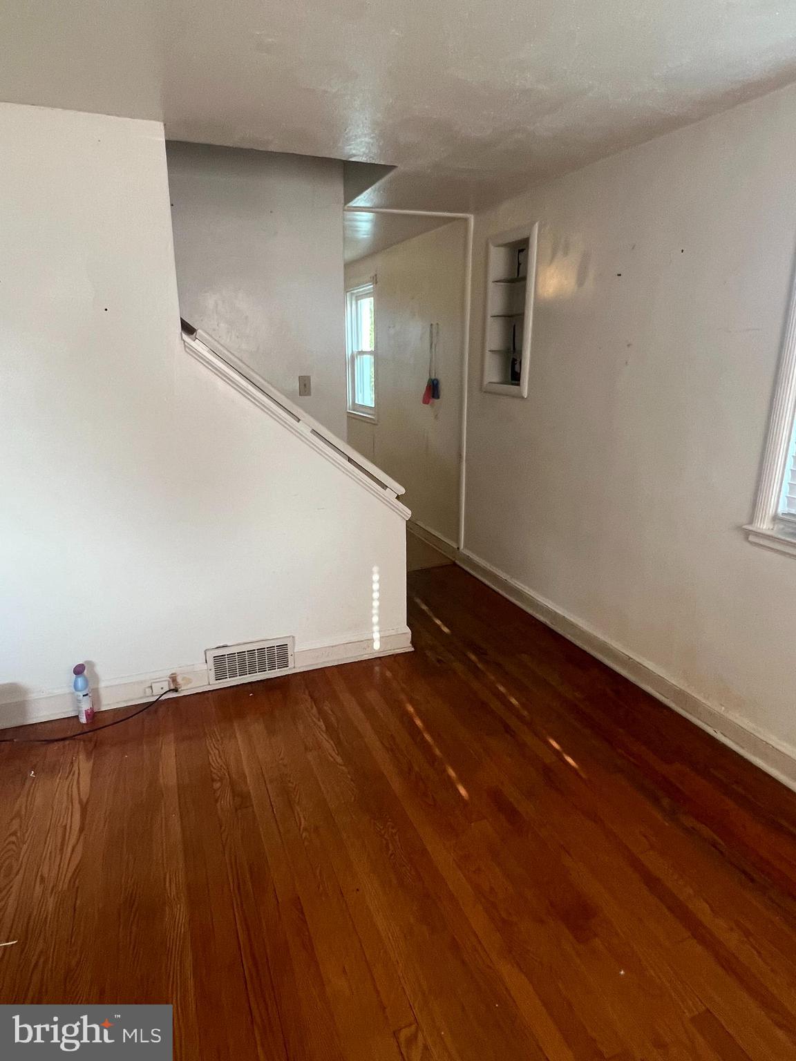 WEST LANSDOWNE - Residential