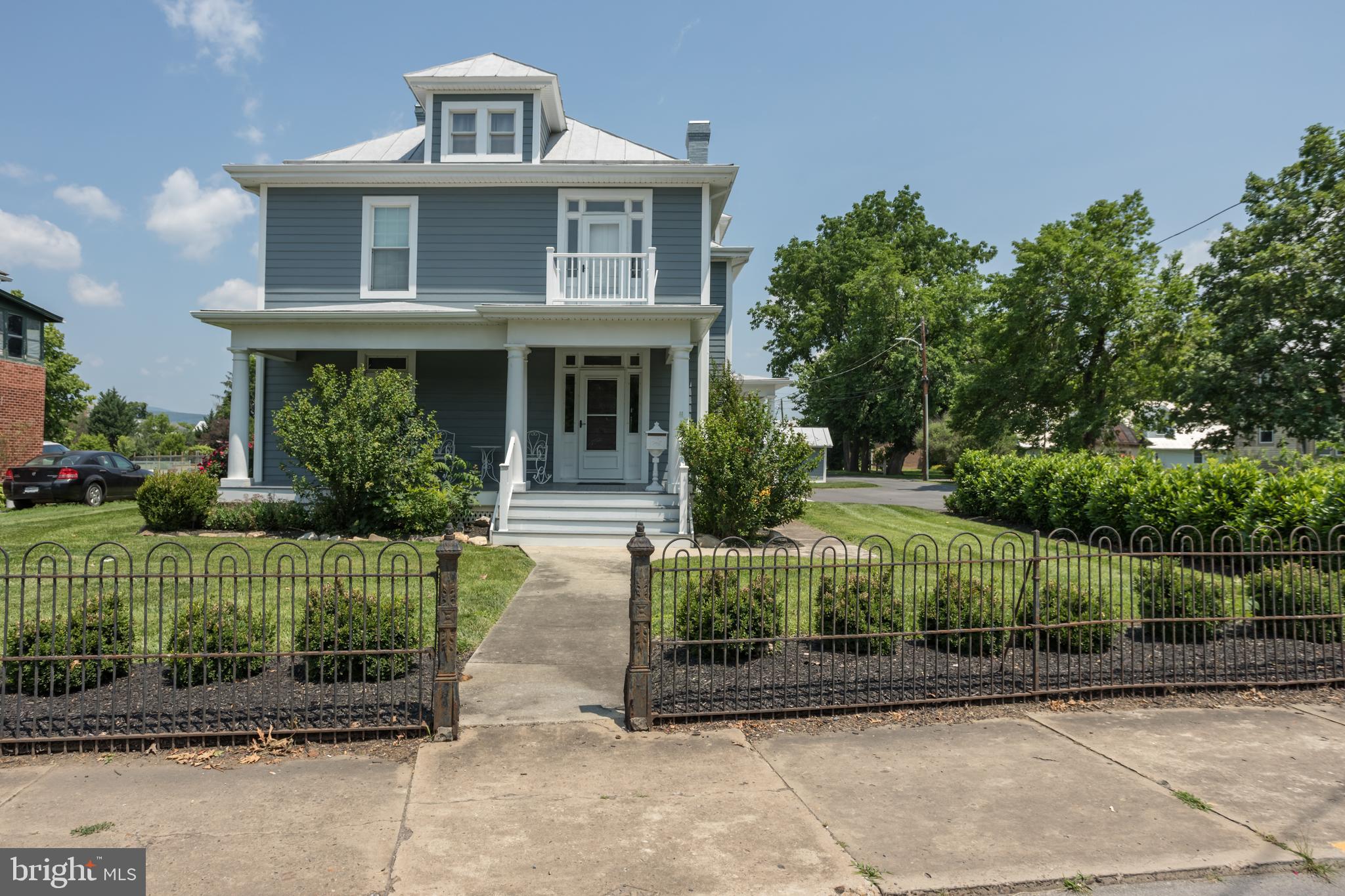 220 WINCHESTER AVENUE