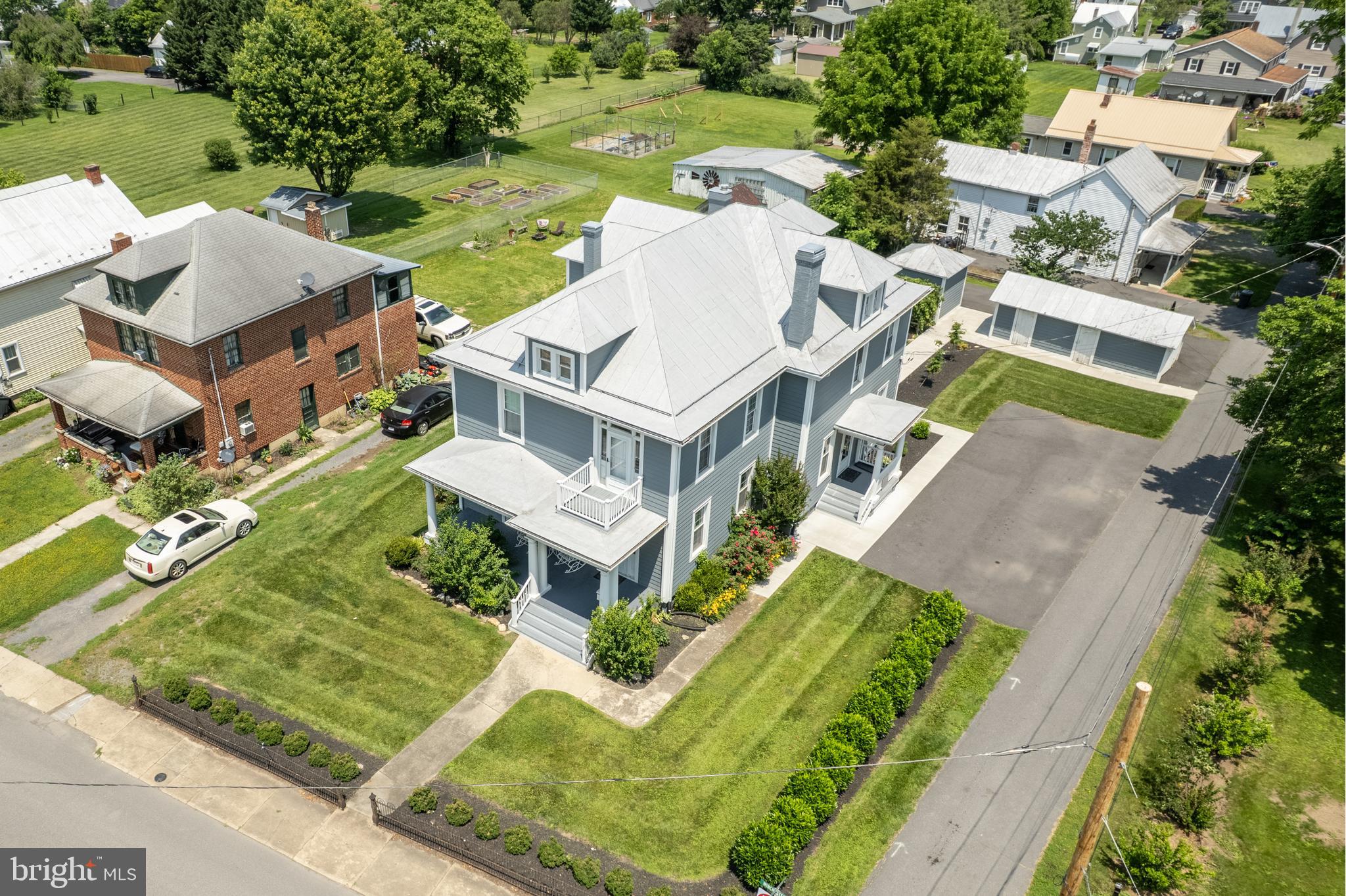 220 WINCHESTER AVENUE