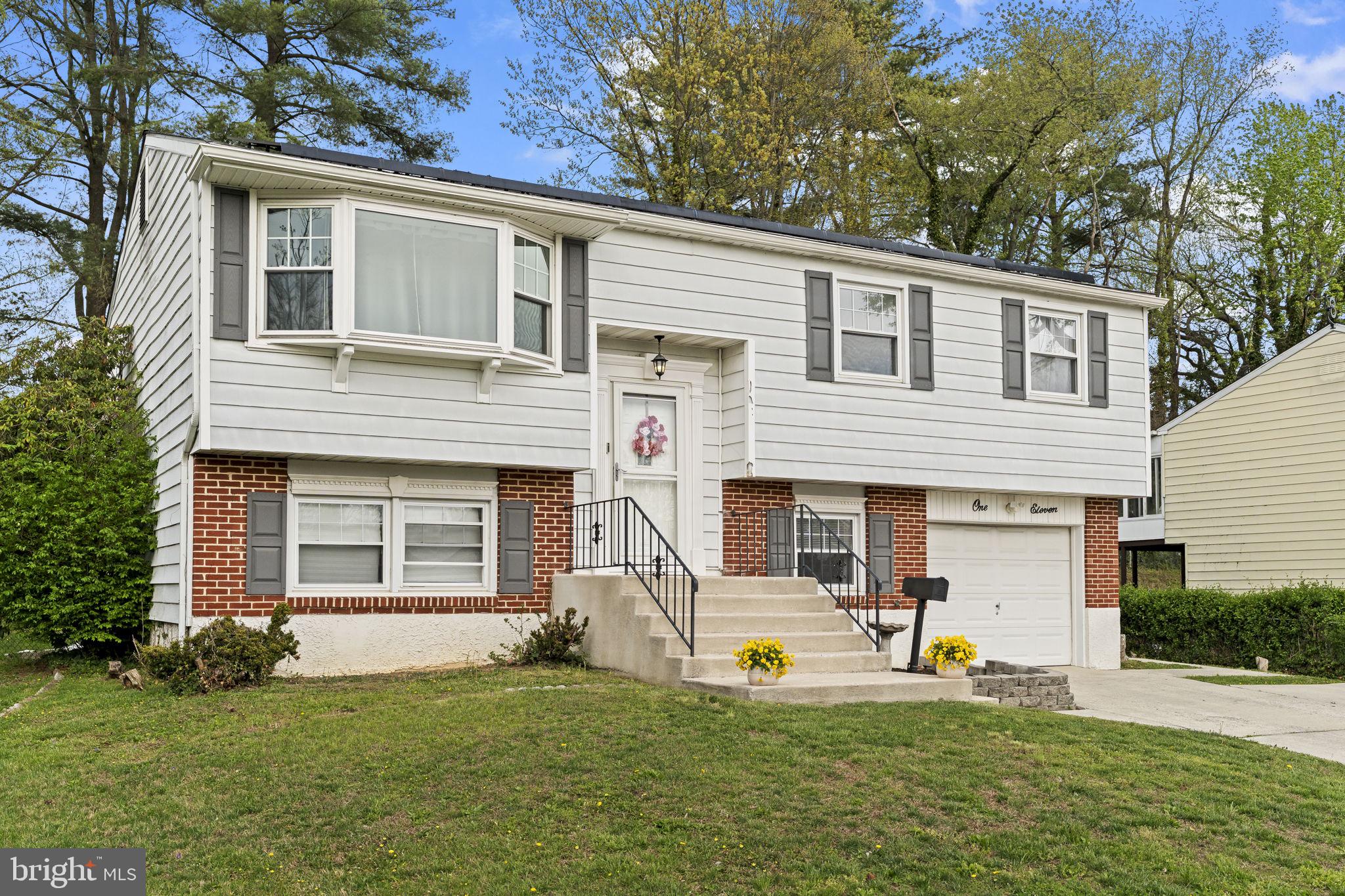 111 E HEMMINGS WAY