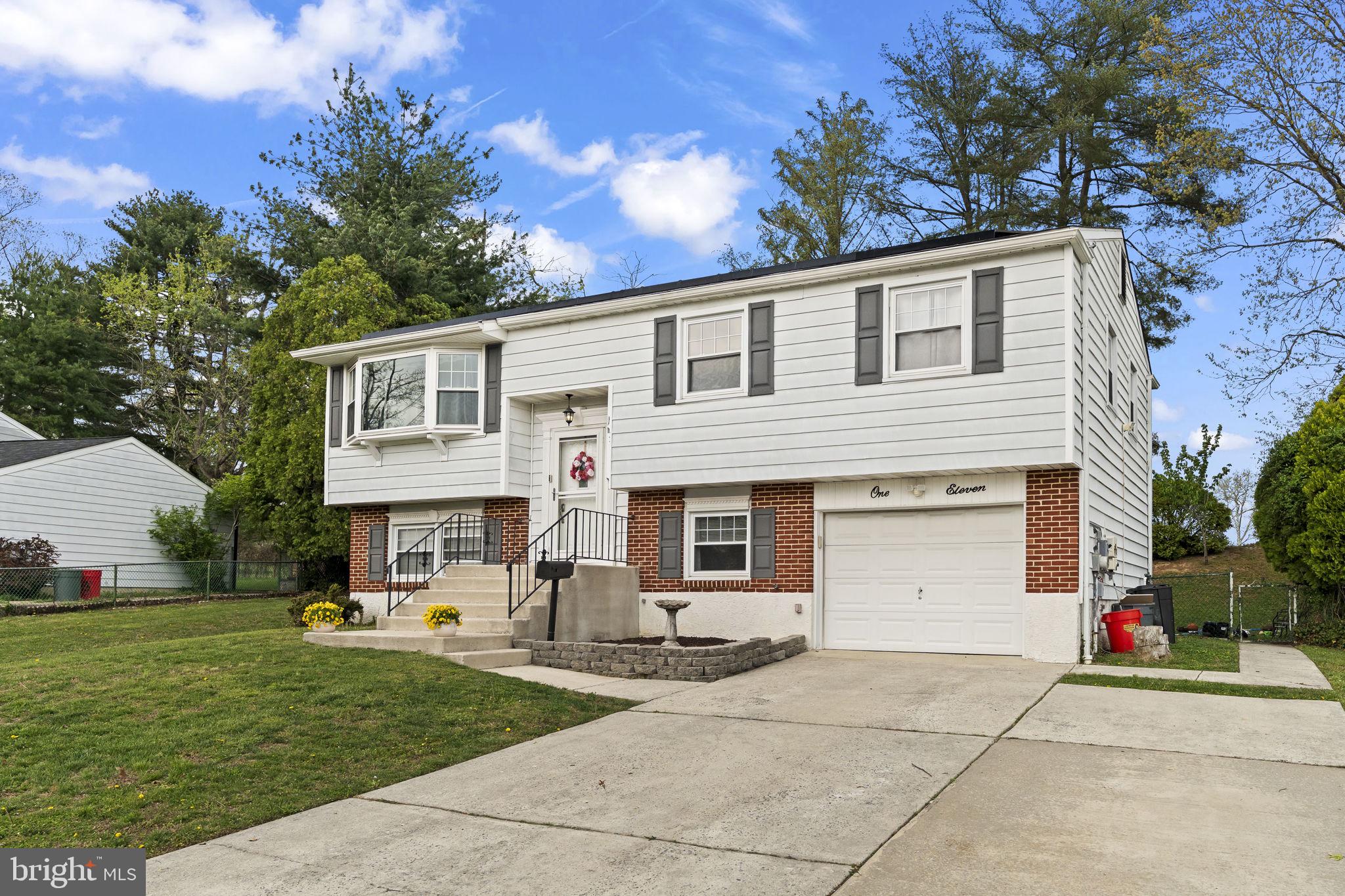 111 E HEMMINGS WAY