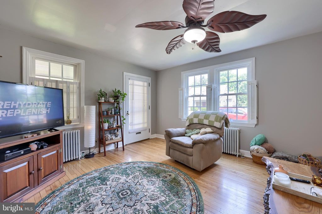 Photo of 20 E Market Street, Lititz, PA 17543 (MLS # PALA2052628)