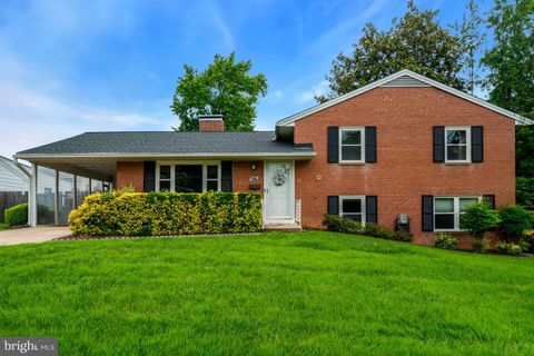 Photo of 6014 Hibbling Avenue, SPRINGFIELD, VA 22150 (MLS # VAFX2323822)