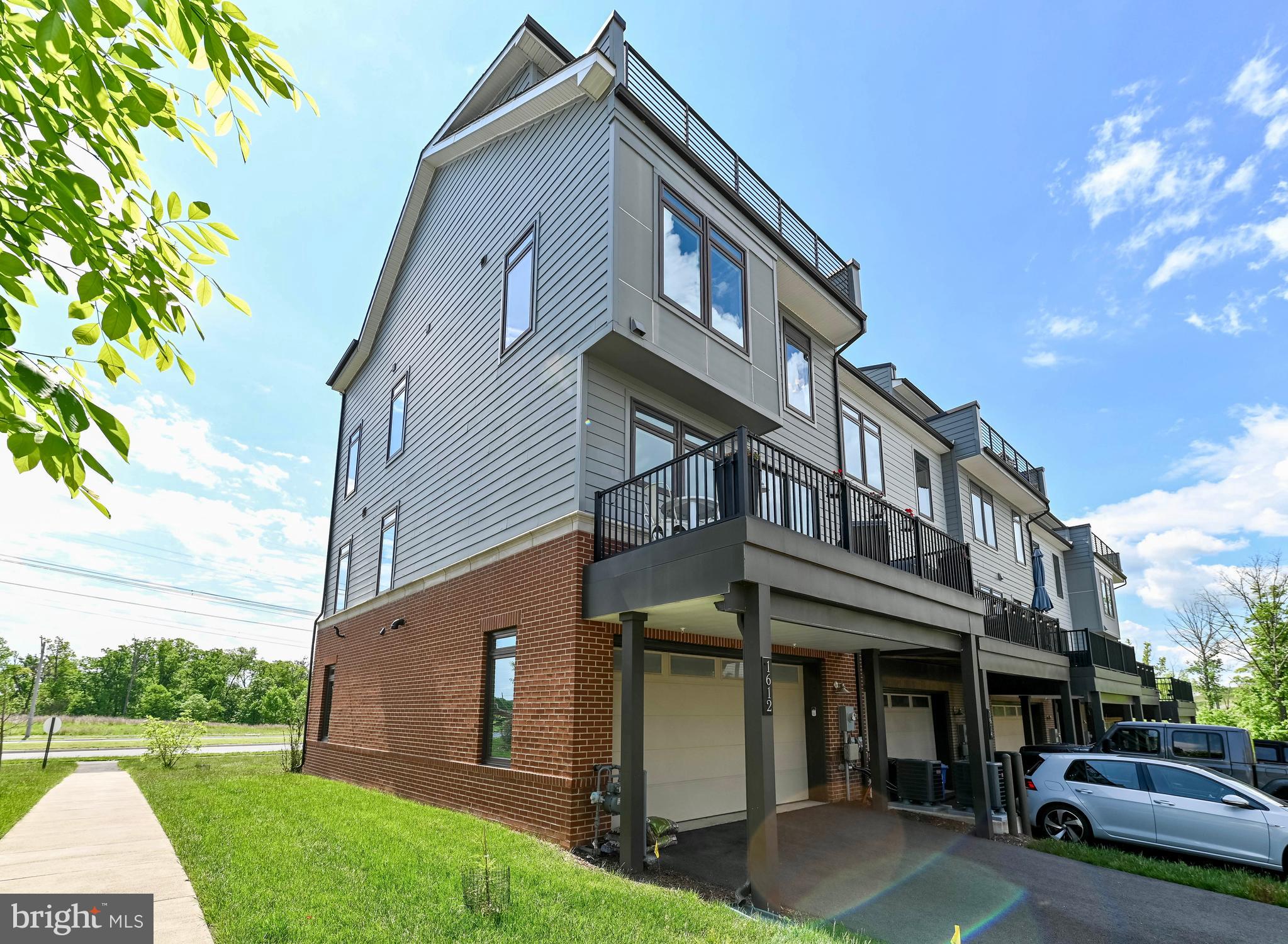 1612 ROCKY SHALE TERRACE SE