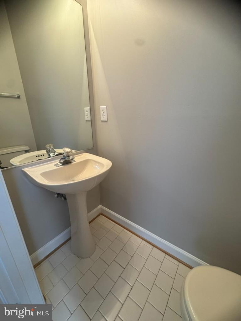 RIVER OAKS - Residential Lease