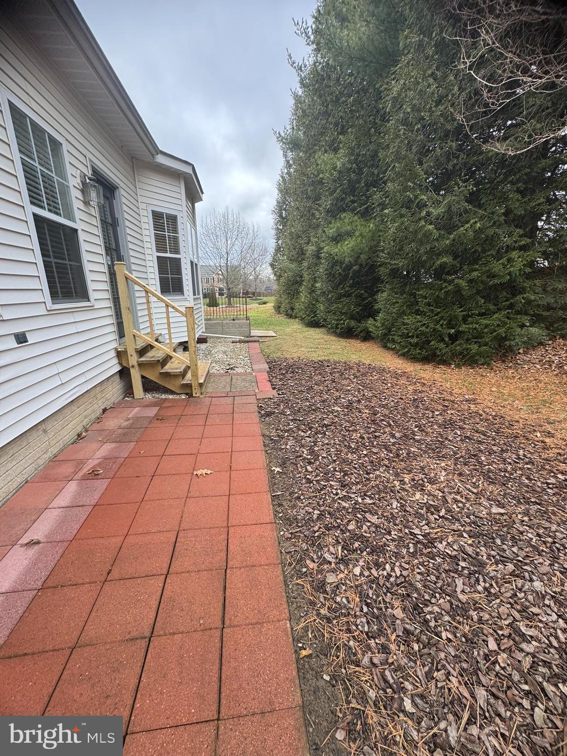 RIVER OAKS - Residential Lease