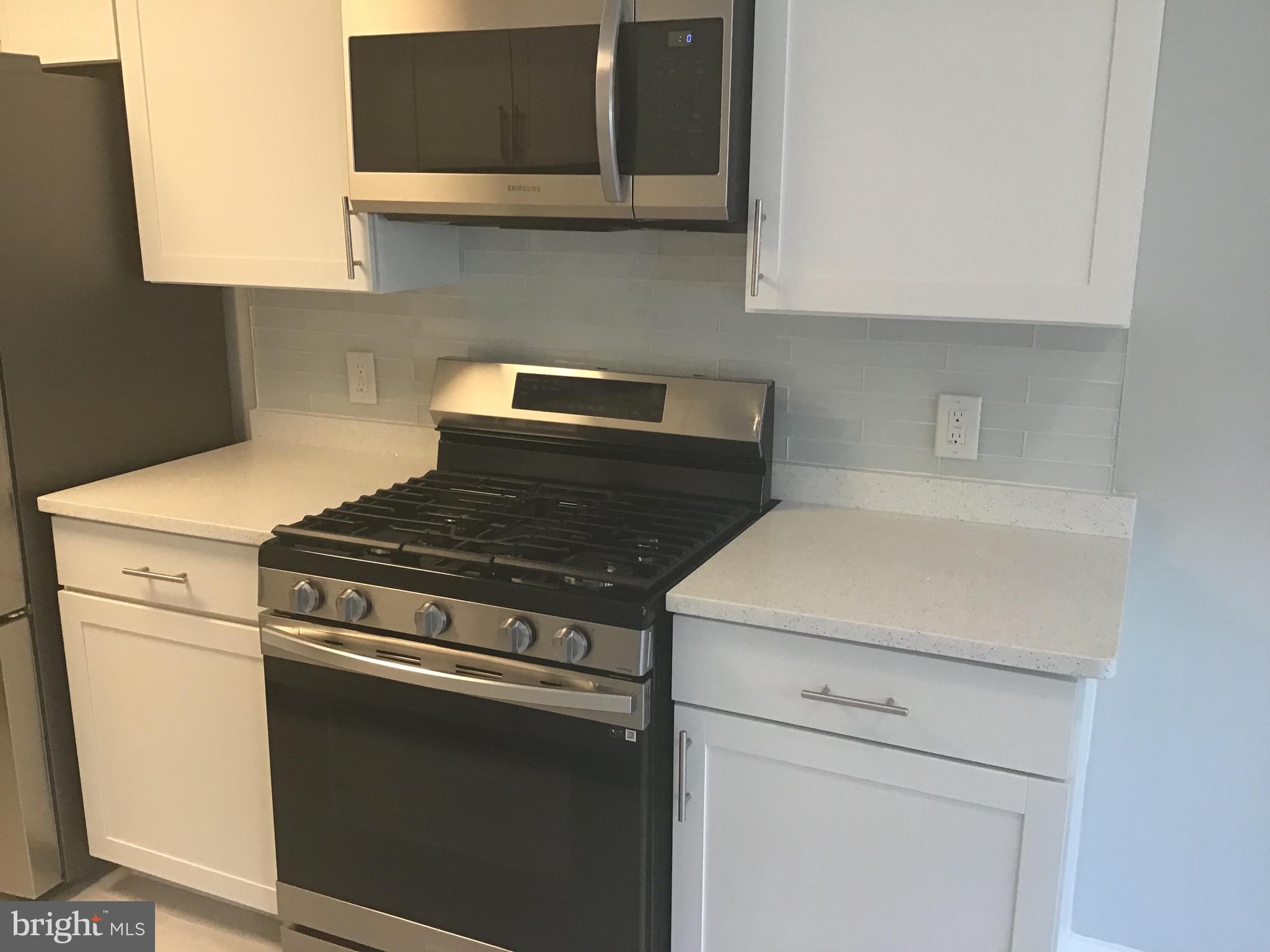 WINDMILL SQUARE - Residential