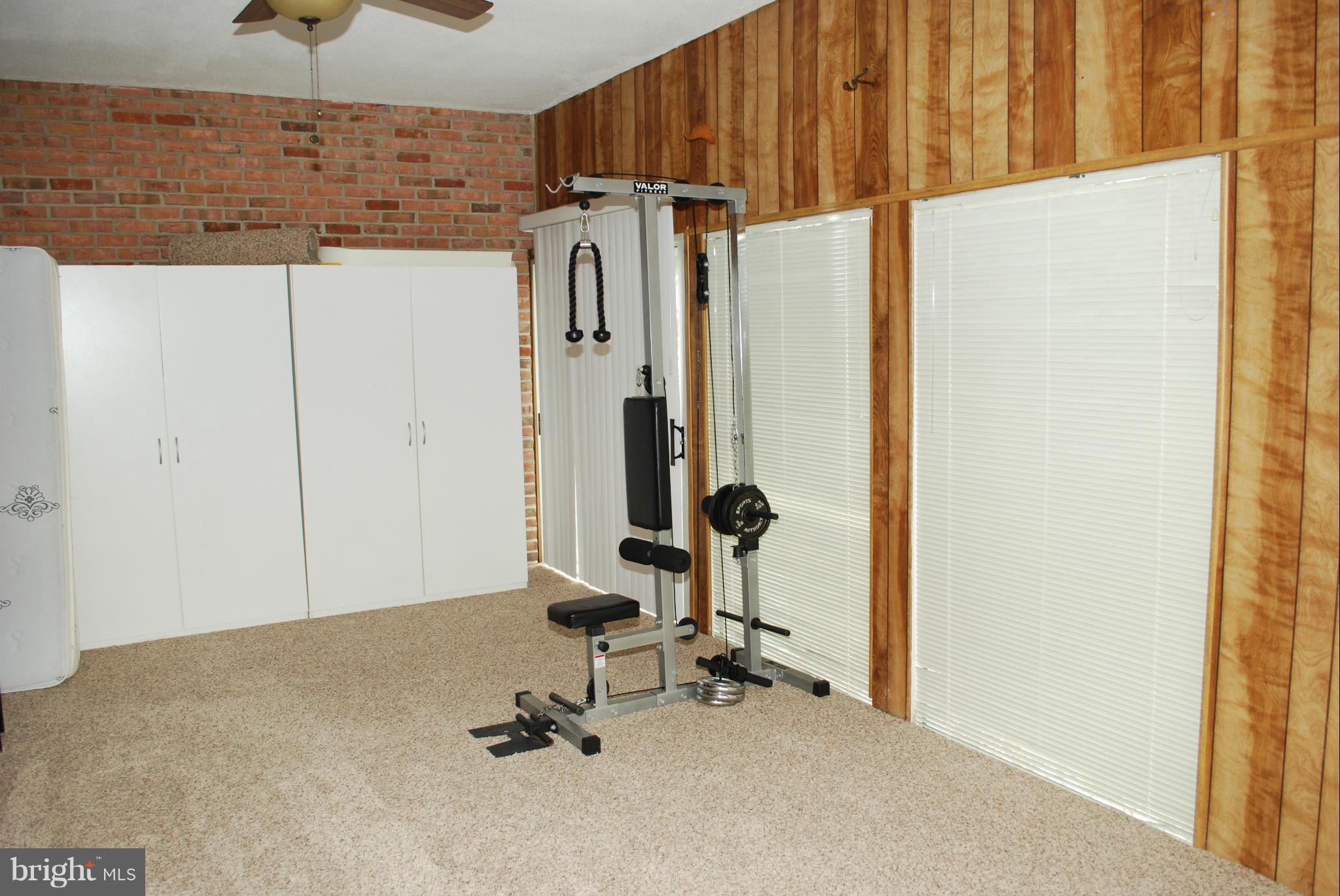 MOSBY WOODS - Residential