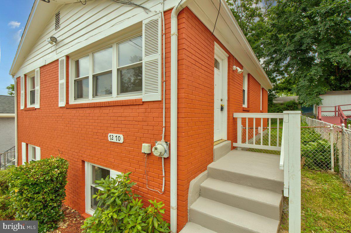 GREATER CAPITOL - Residential