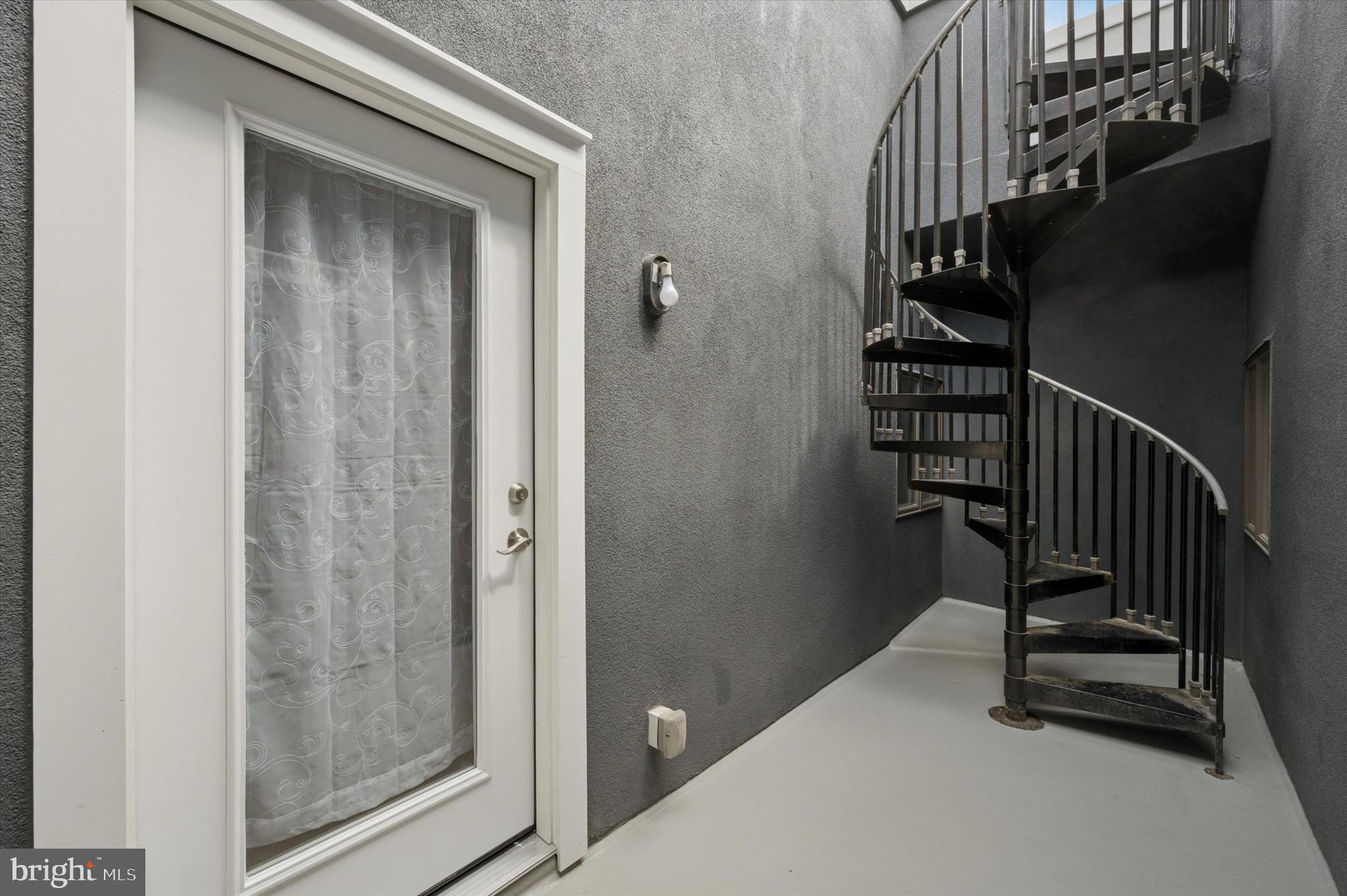 FAIRMOUNT - Residential