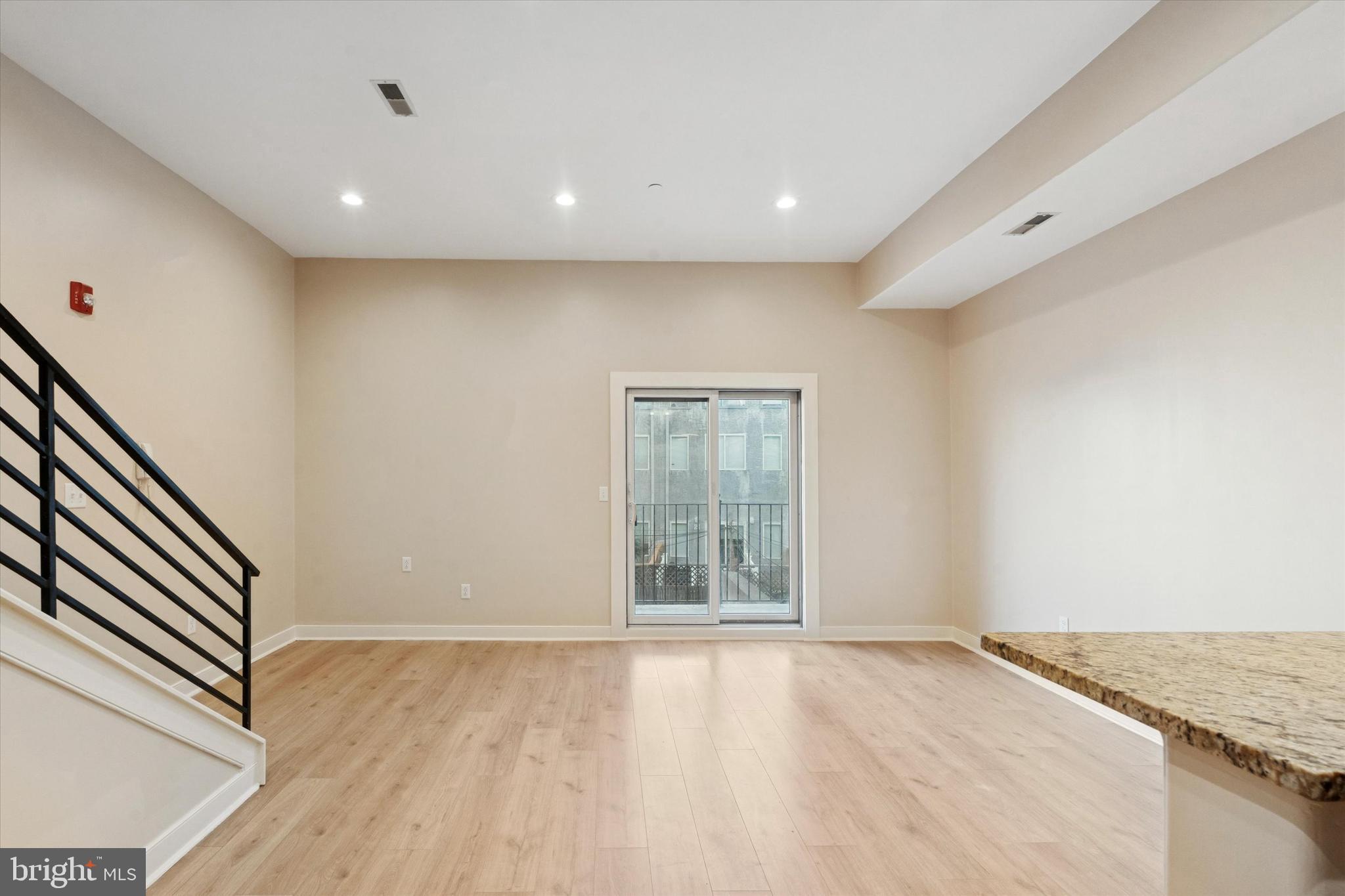 FAIRMOUNT - Residential