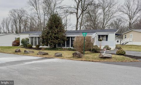 9 MAPLE QUAKERTOWN PA 18951