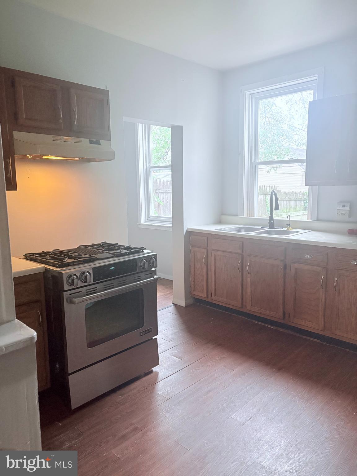 316 S PERSHING AVENUE