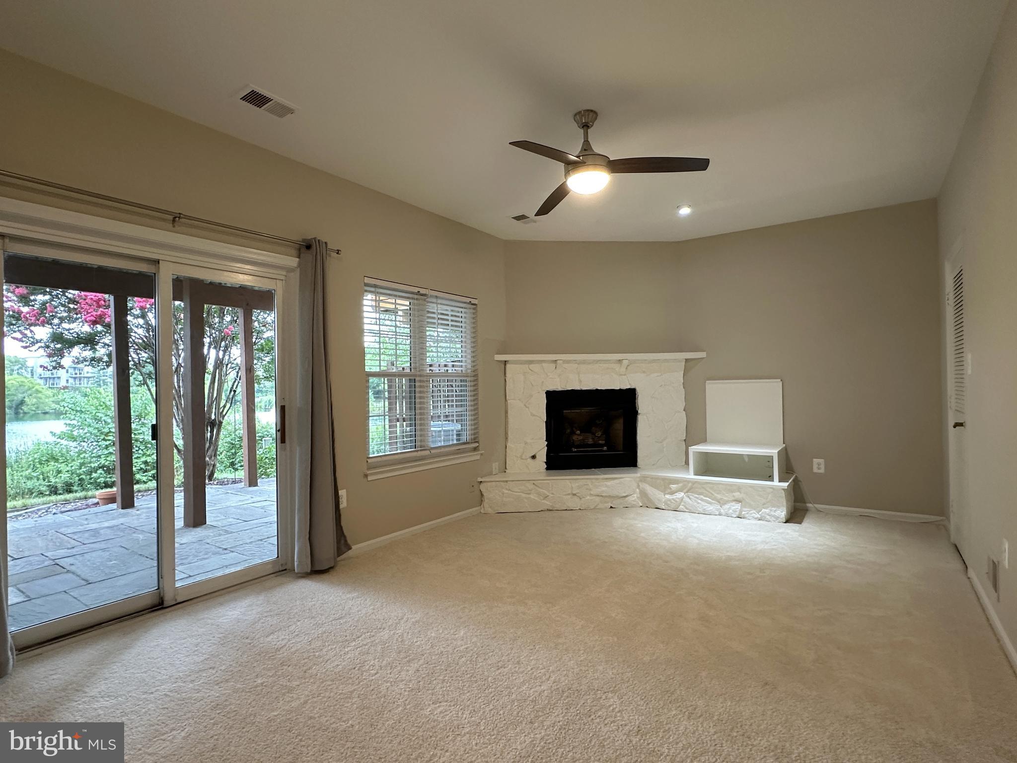 ASHBURN VILLAGE - Residential Lease