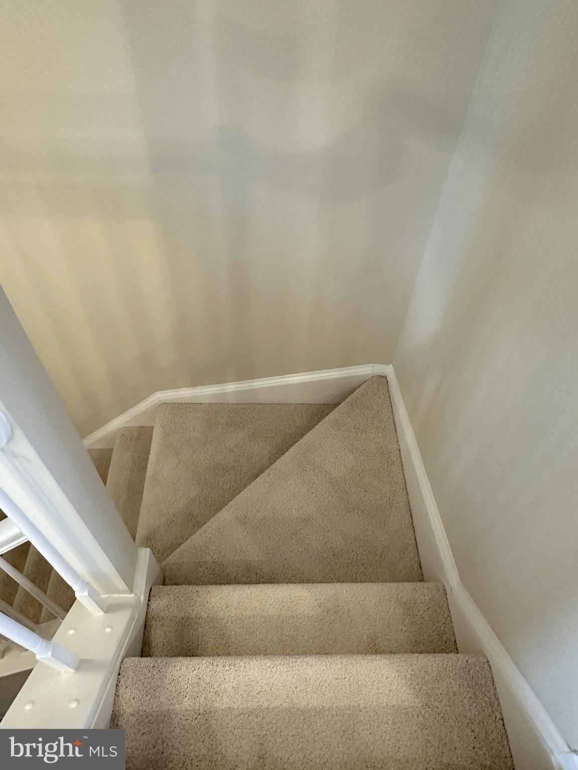 ASHBURN VILLAGE - Residential Lease