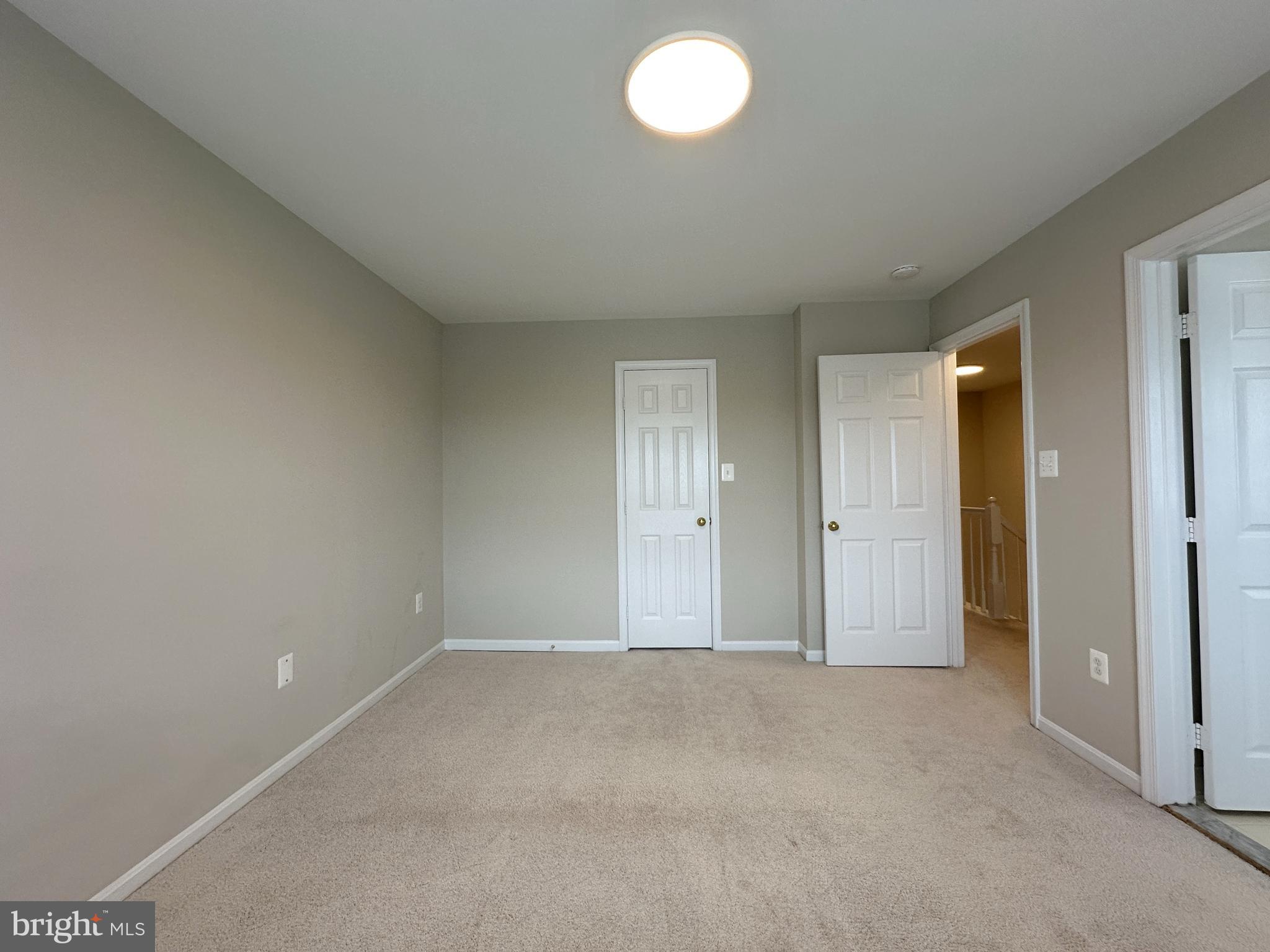 ASHBURN VILLAGE - Residential Lease