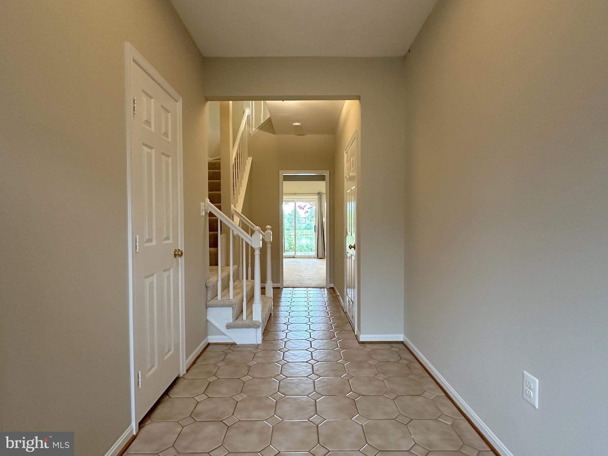 ASHBURN VILLAGE - Residential Lease