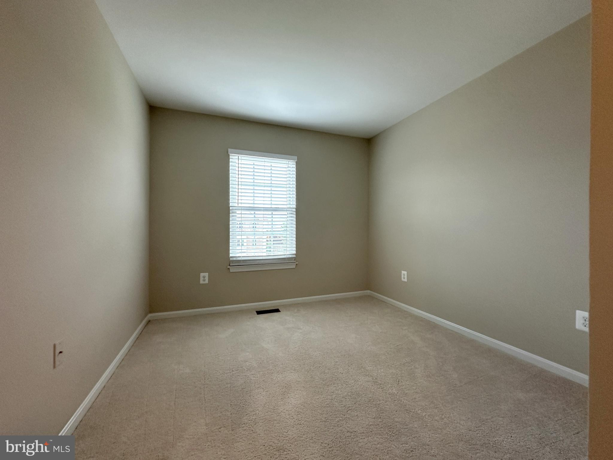 ASHBURN VILLAGE - Residential Lease