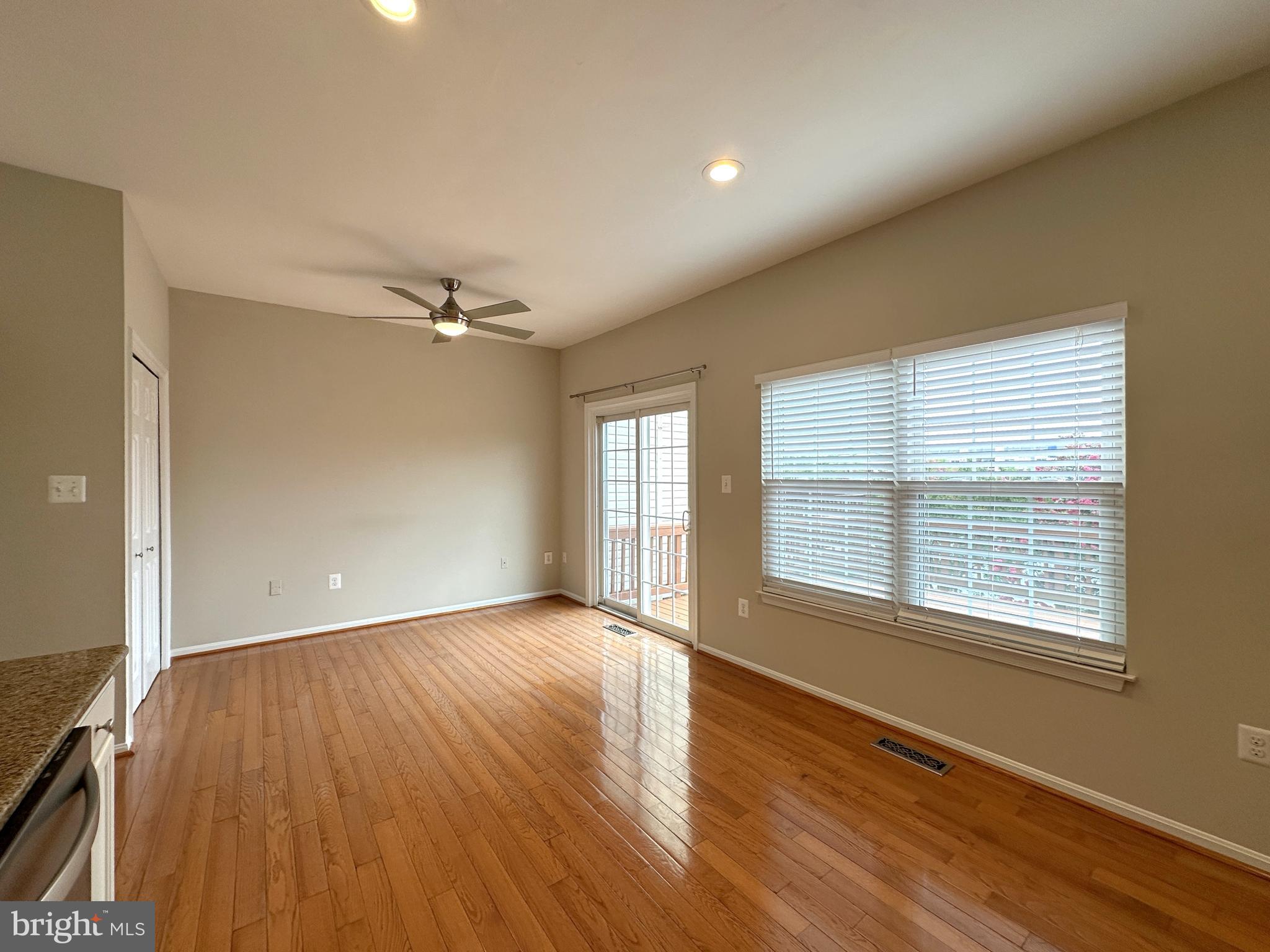 ASHBURN VILLAGE - Residential Lease