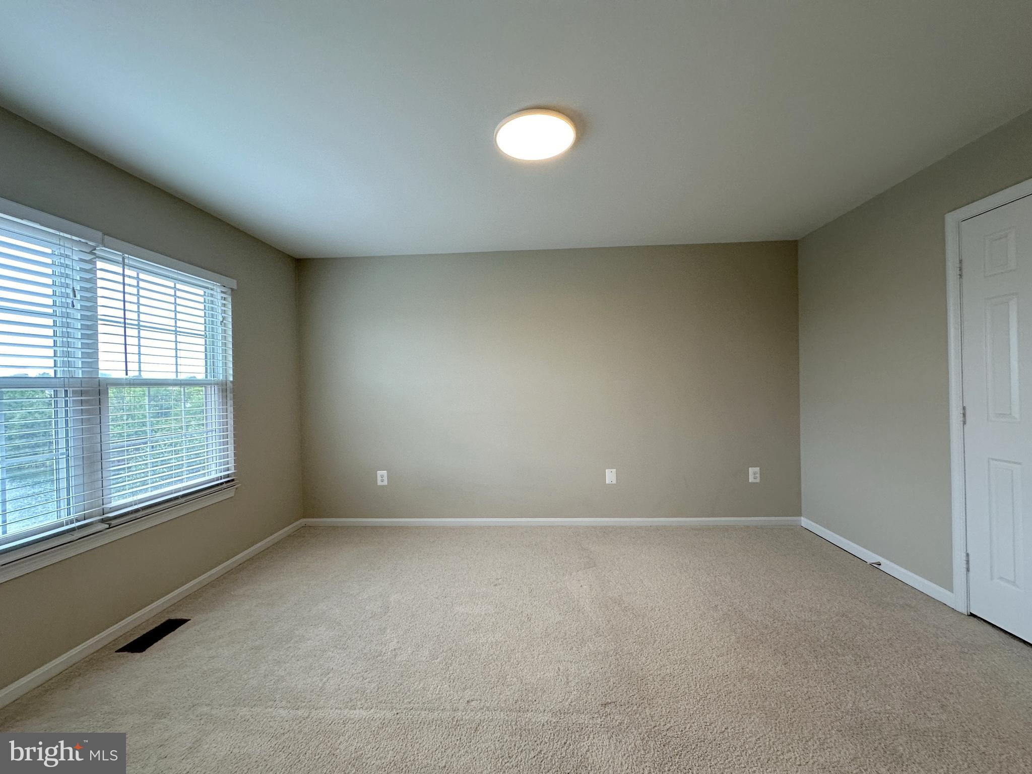 ASHBURN VILLAGE - Residential Lease