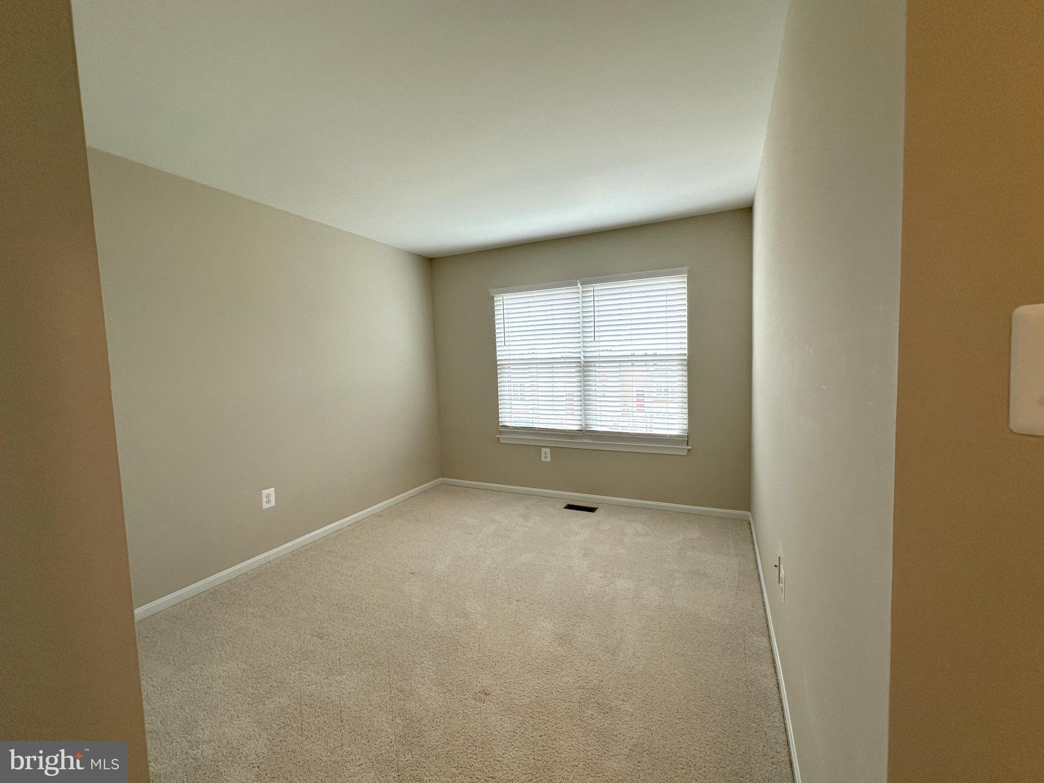 ASHBURN VILLAGE - Residential Lease