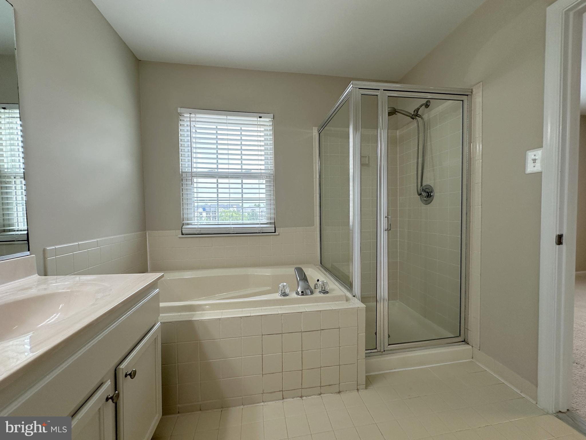 ASHBURN VILLAGE - Residential Lease