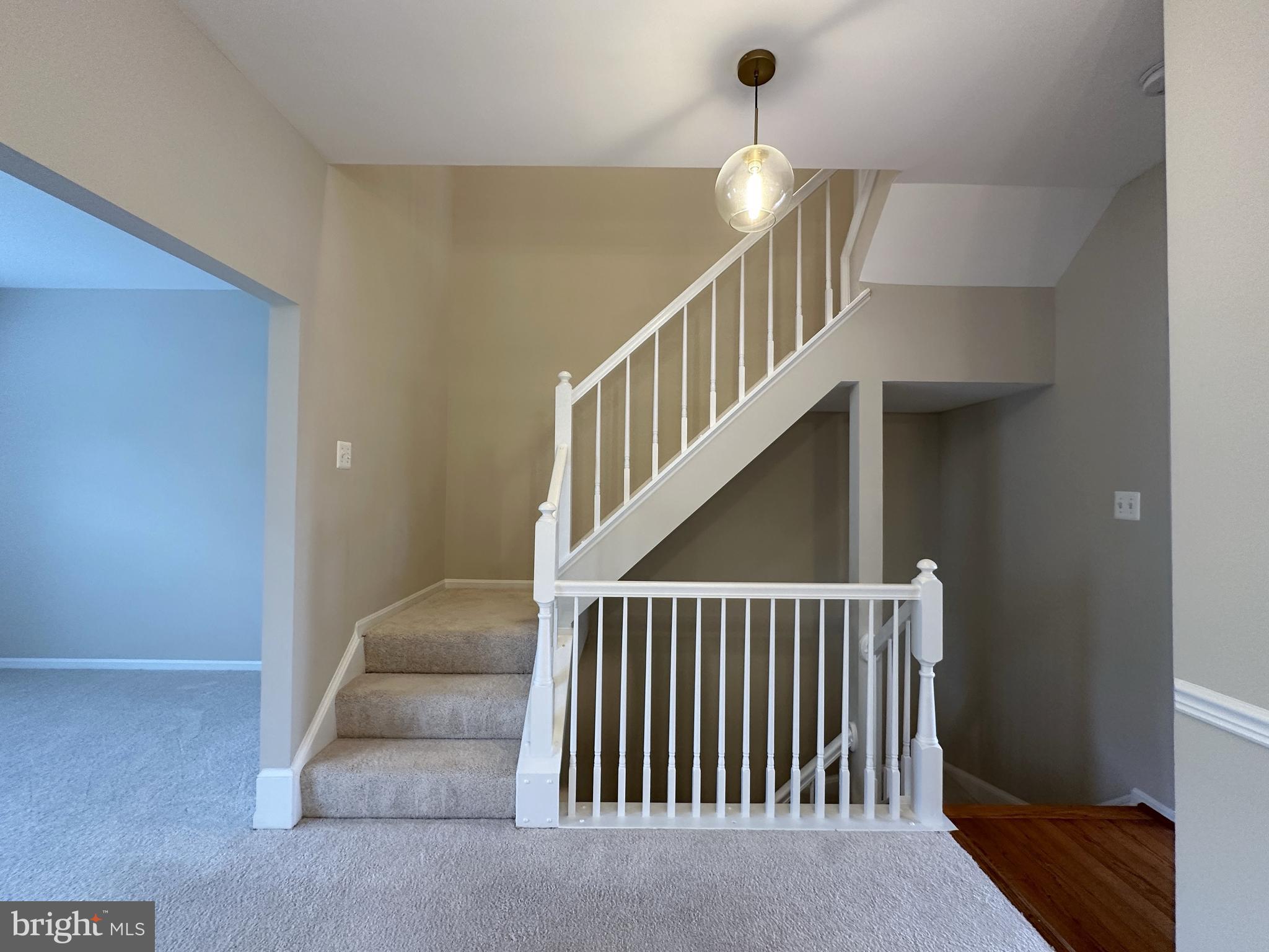 ASHBURN VILLAGE - Residential Lease