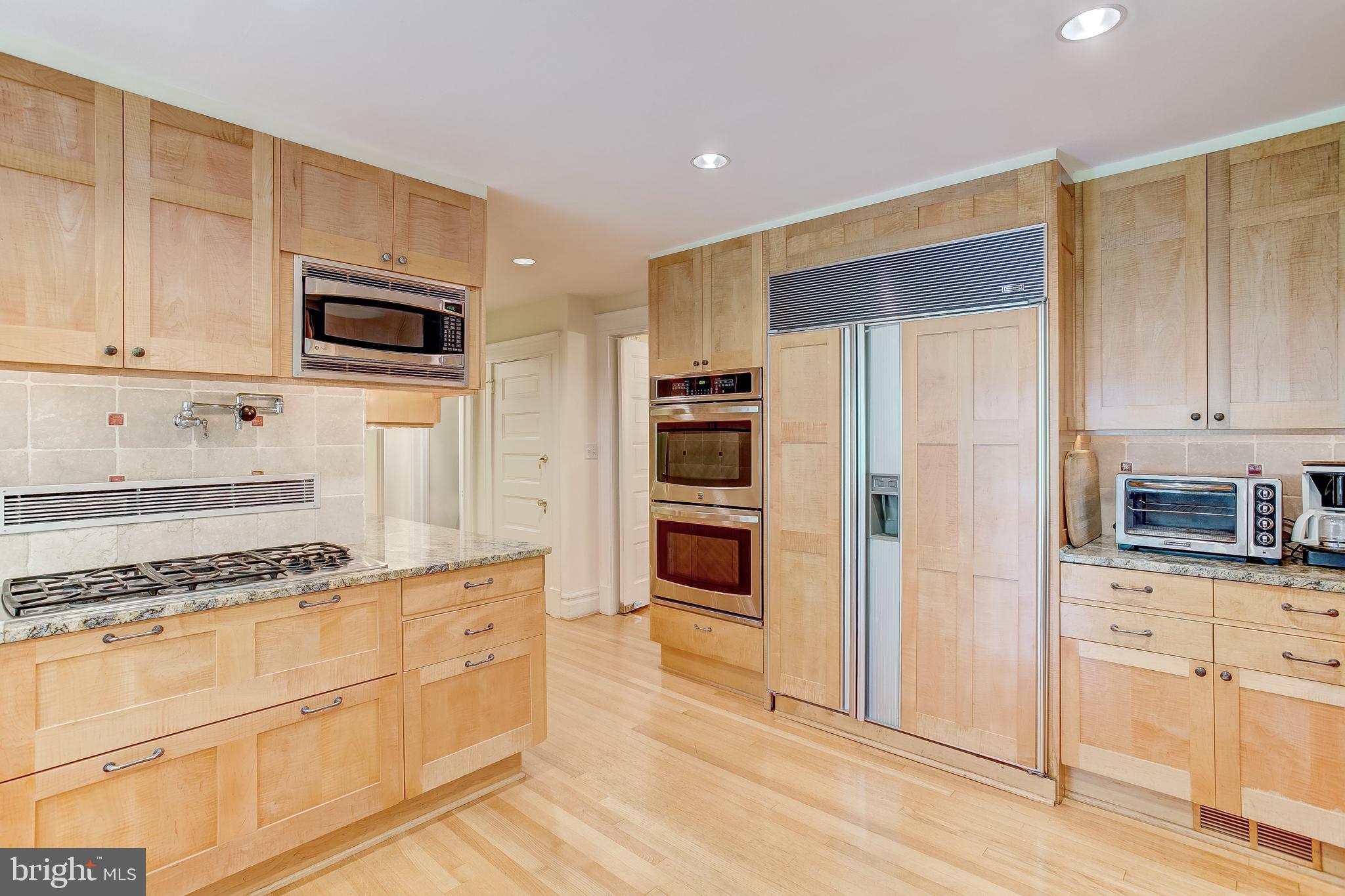 ROLAND PARK - Residential