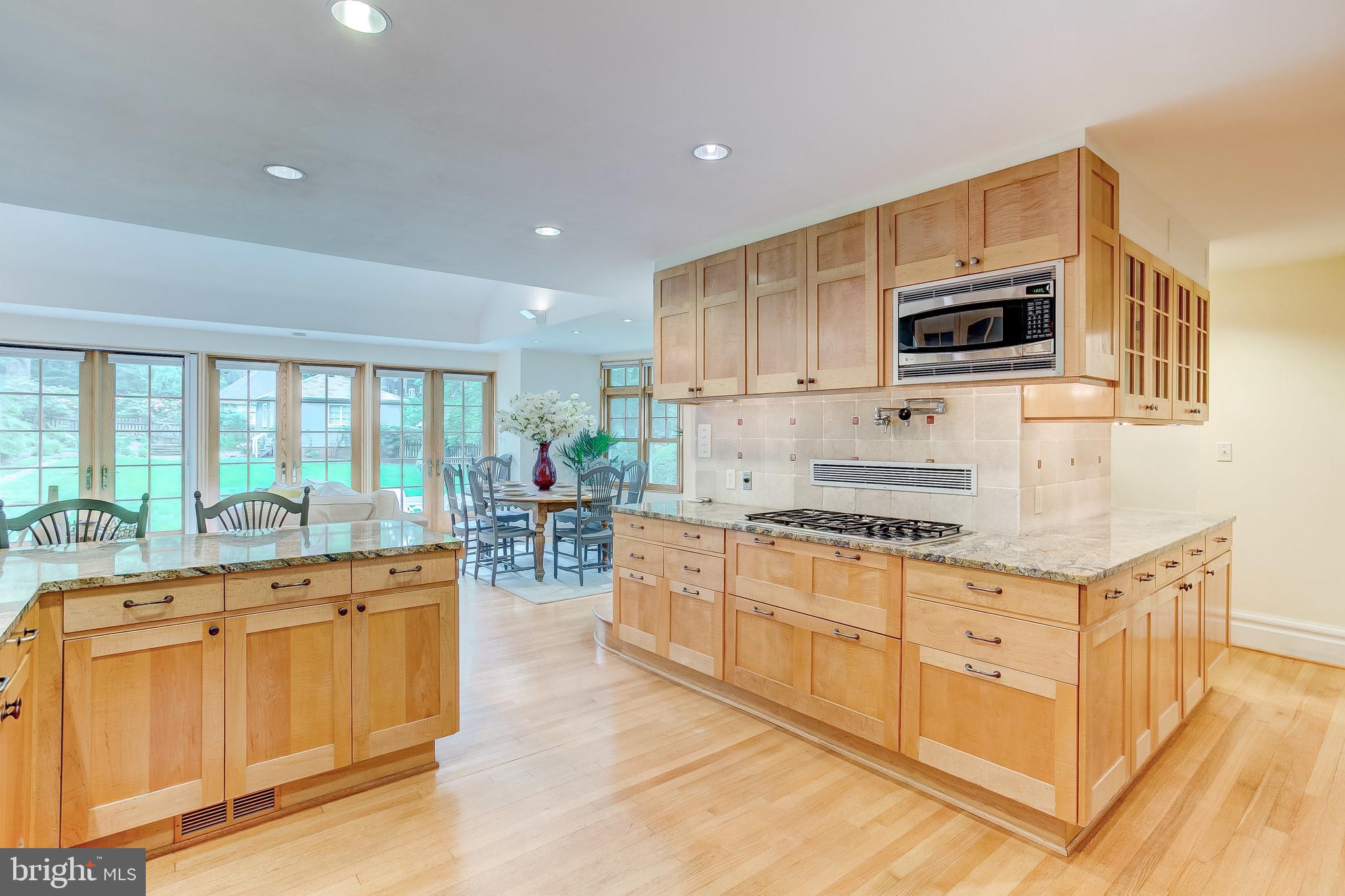 ROLAND PARK - Residential