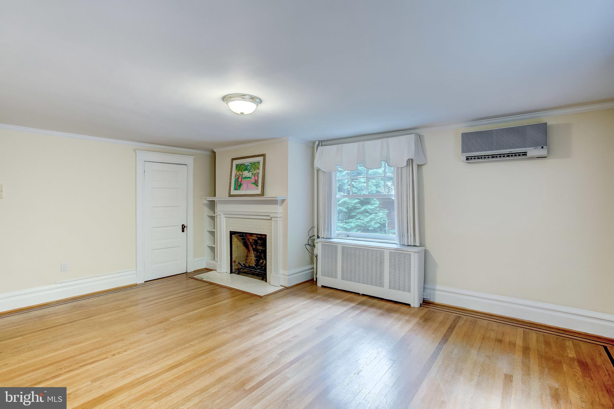 ROLAND PARK - Residential