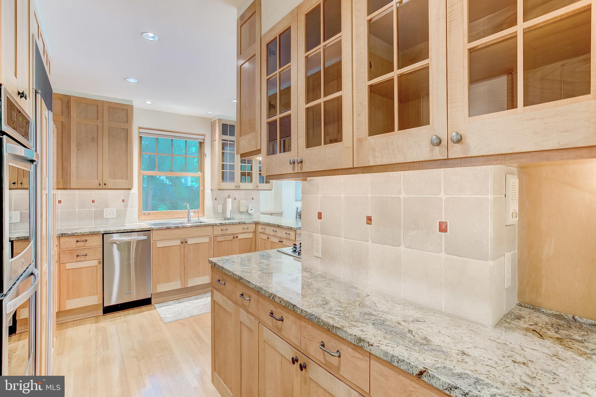 ROLAND PARK - Residential