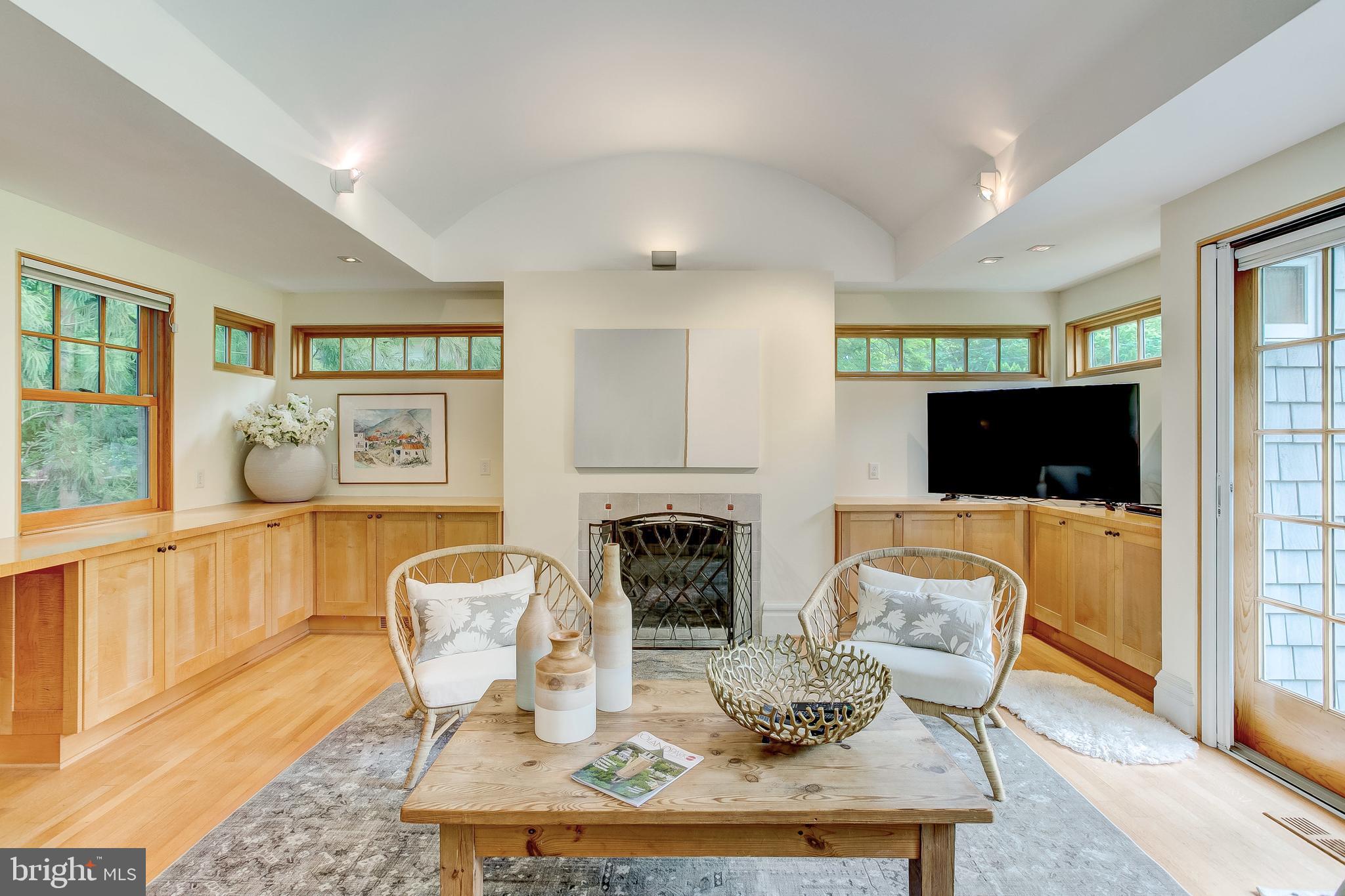 ROLAND PARK - Residential