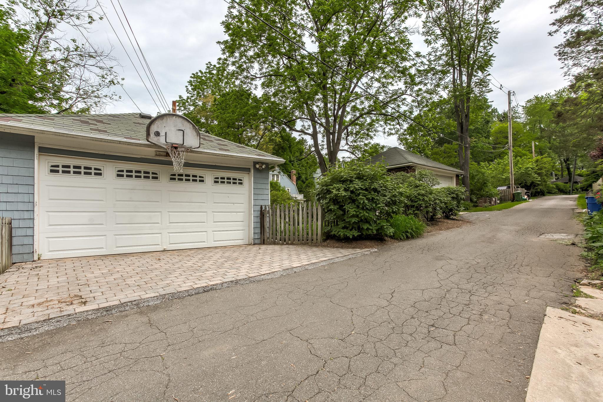 ROLAND PARK - Residential