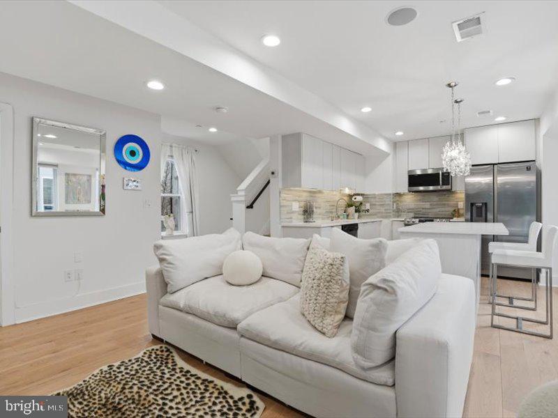 FRANCISVILLE - Residential