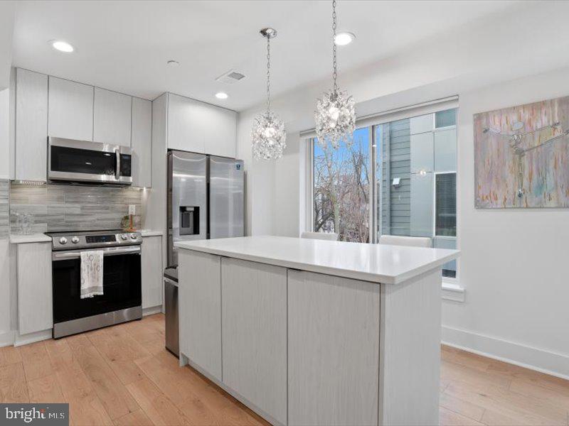 FRANCISVILLE - Residential