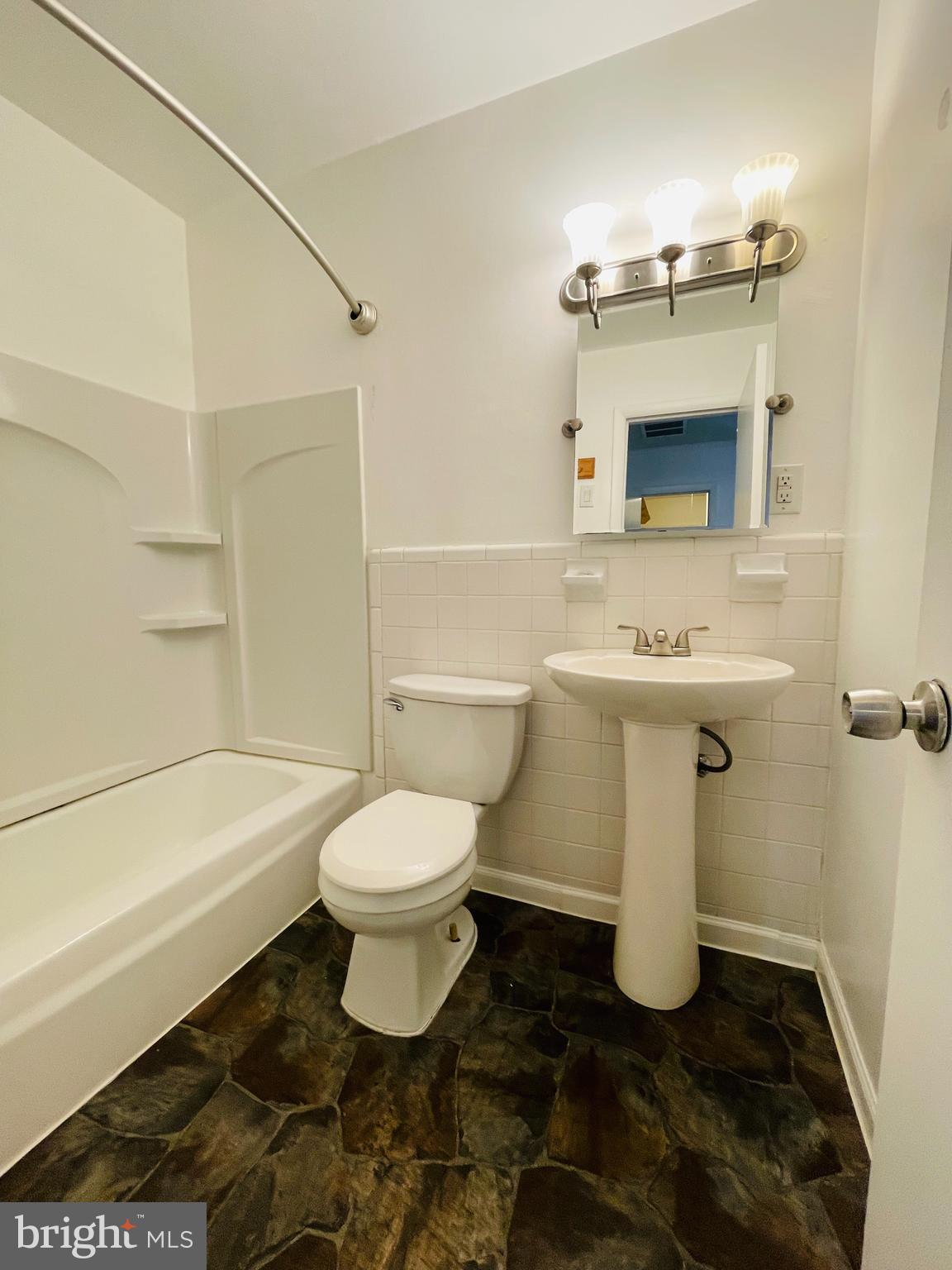 OCCOQUAN RIDGE CONDO - Residential Lease