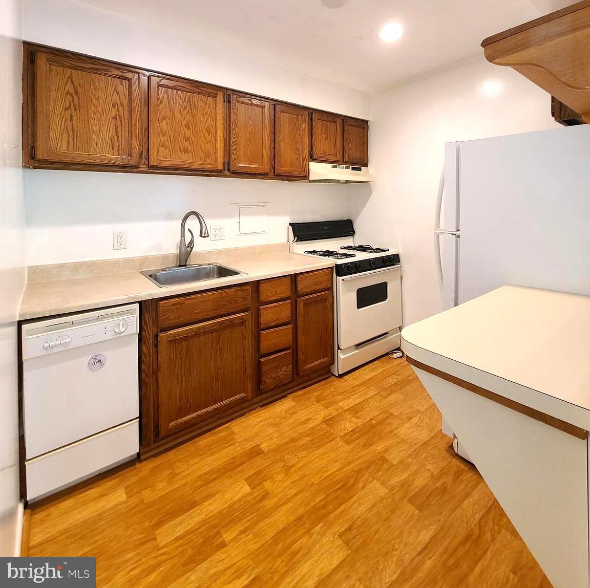 OCCOQUAN RIDGE CONDO - Residential Lease