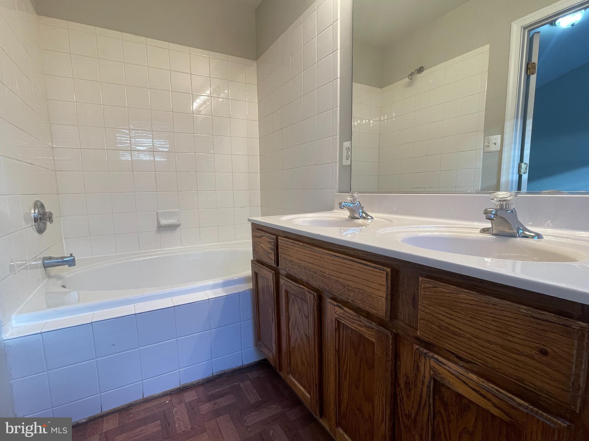 HEATHER HILLS - Residential Lease