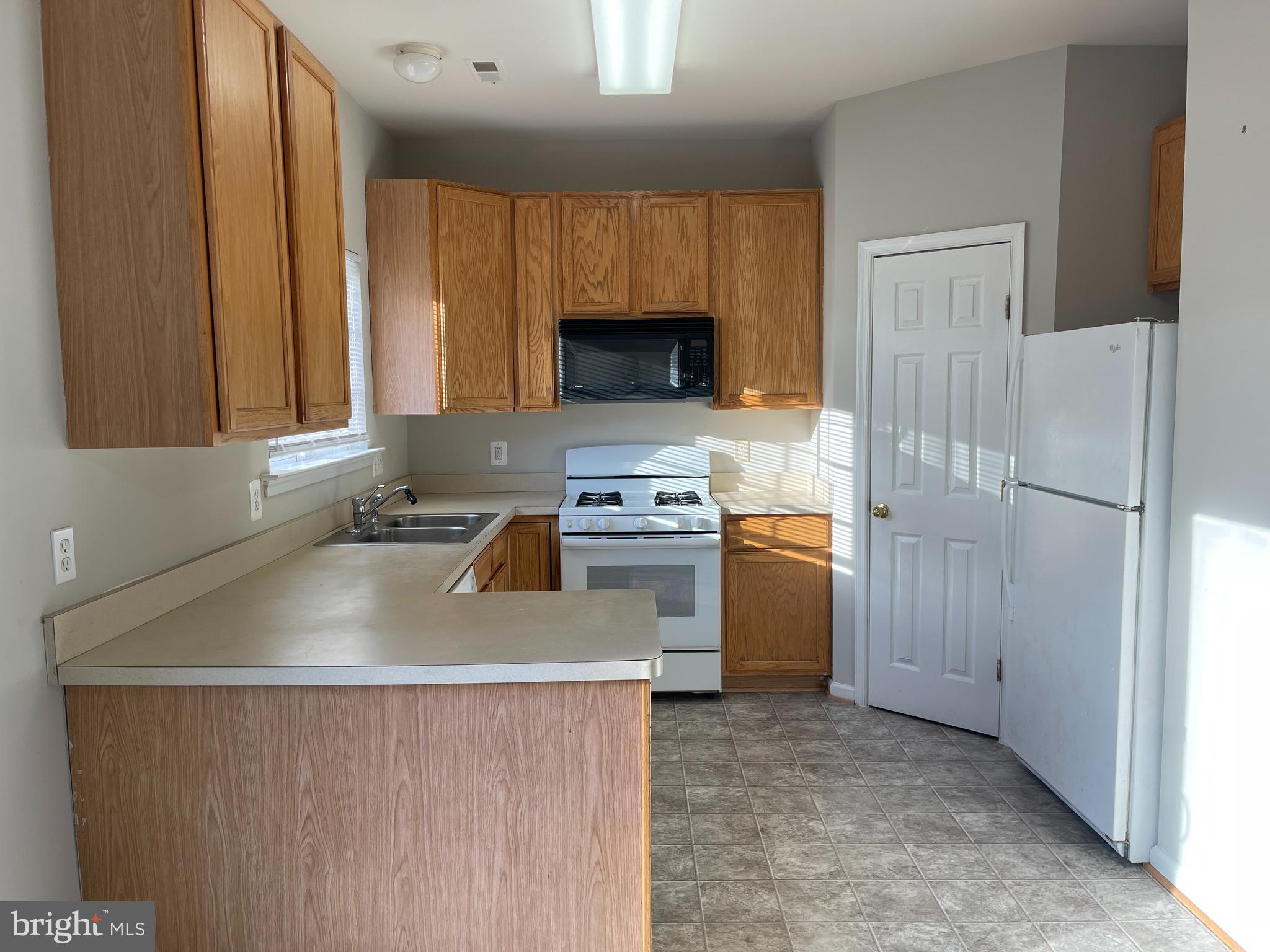 HEATHER HILLS - Residential Lease