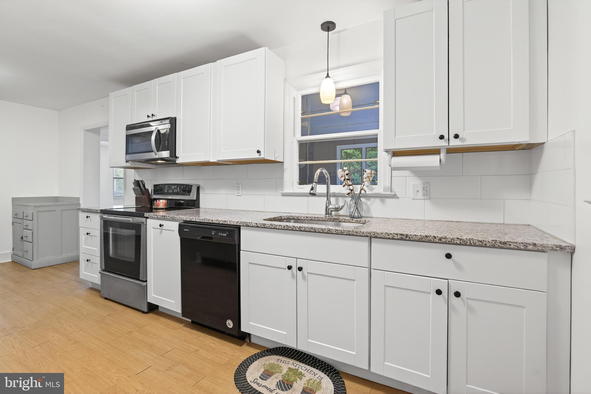 HILLCREST - Residential