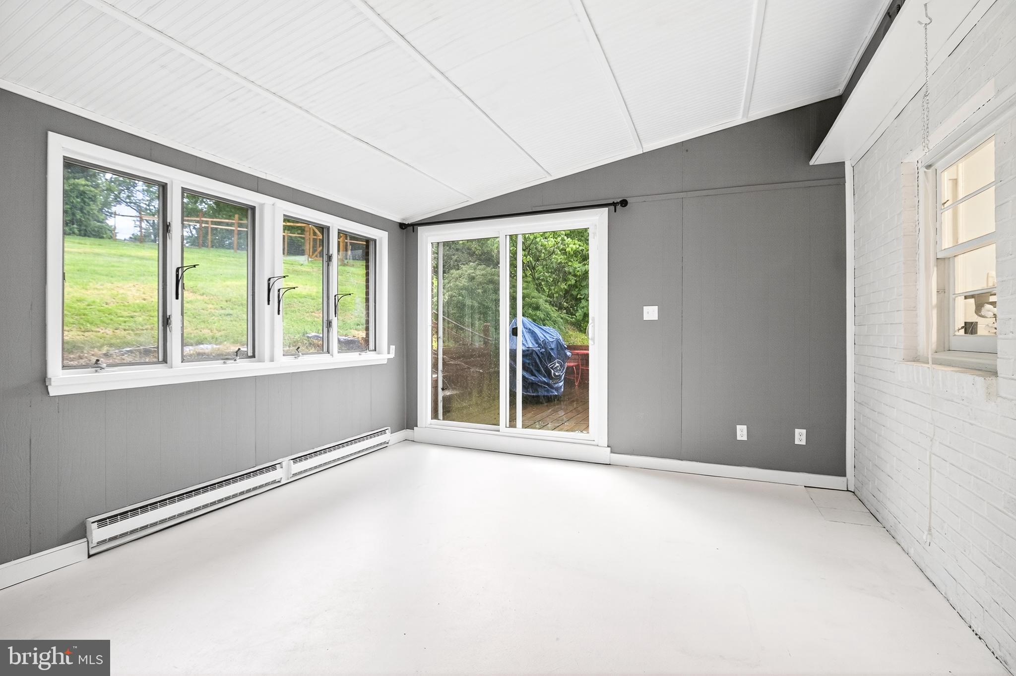 HILLCREST - Residential