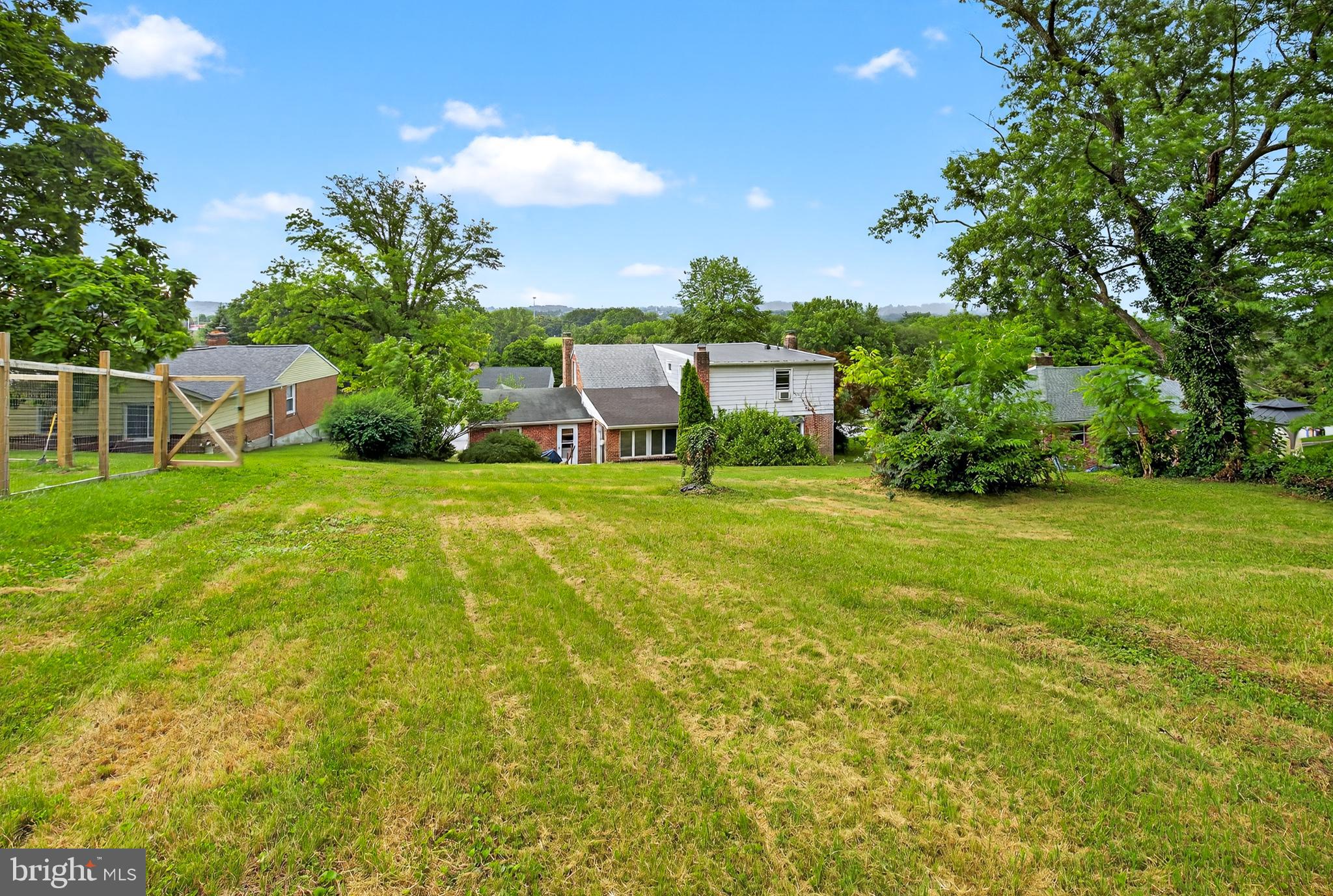 HILLCREST - Residential