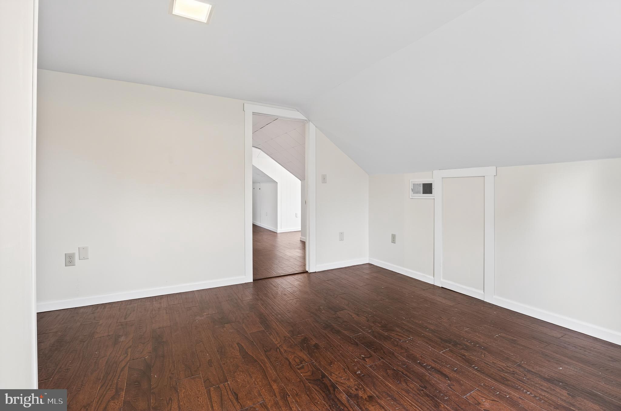 HILLCREST - Residential